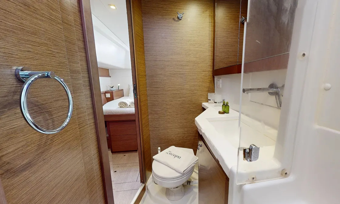 Lagoon 450 Fly — photo 10