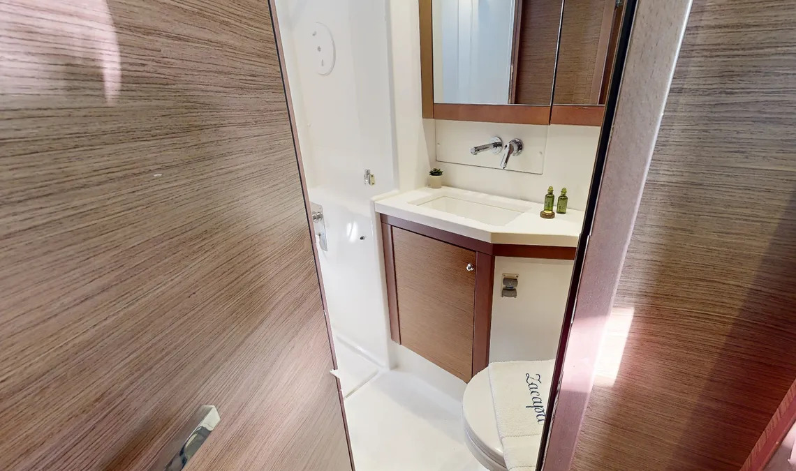 Lagoon 450 Fly — photo 16