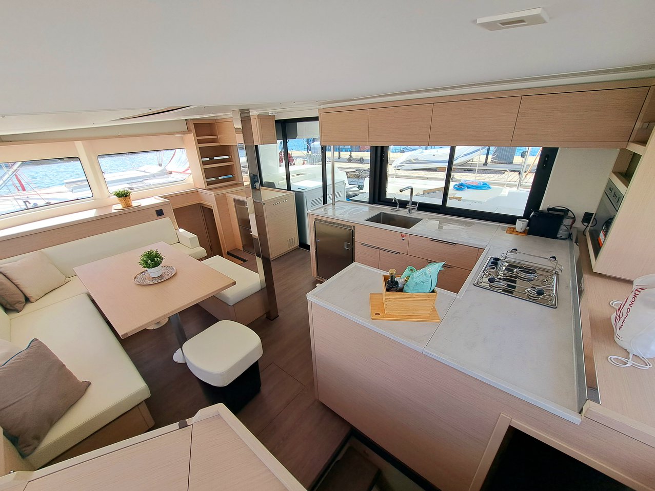 Lagoon 46 — photo 9