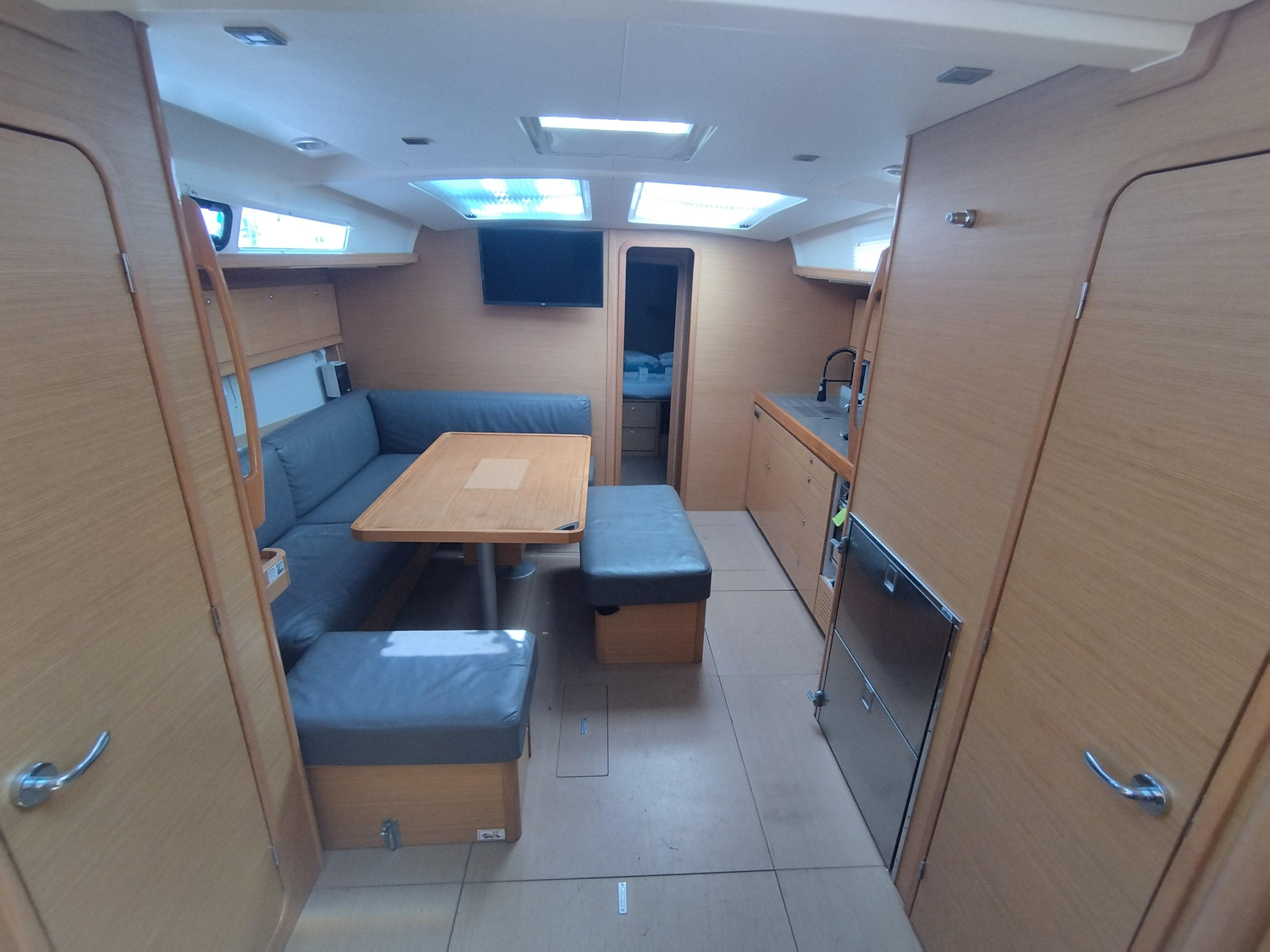 Dufour 460 Grand Large 5Cab — photo 18