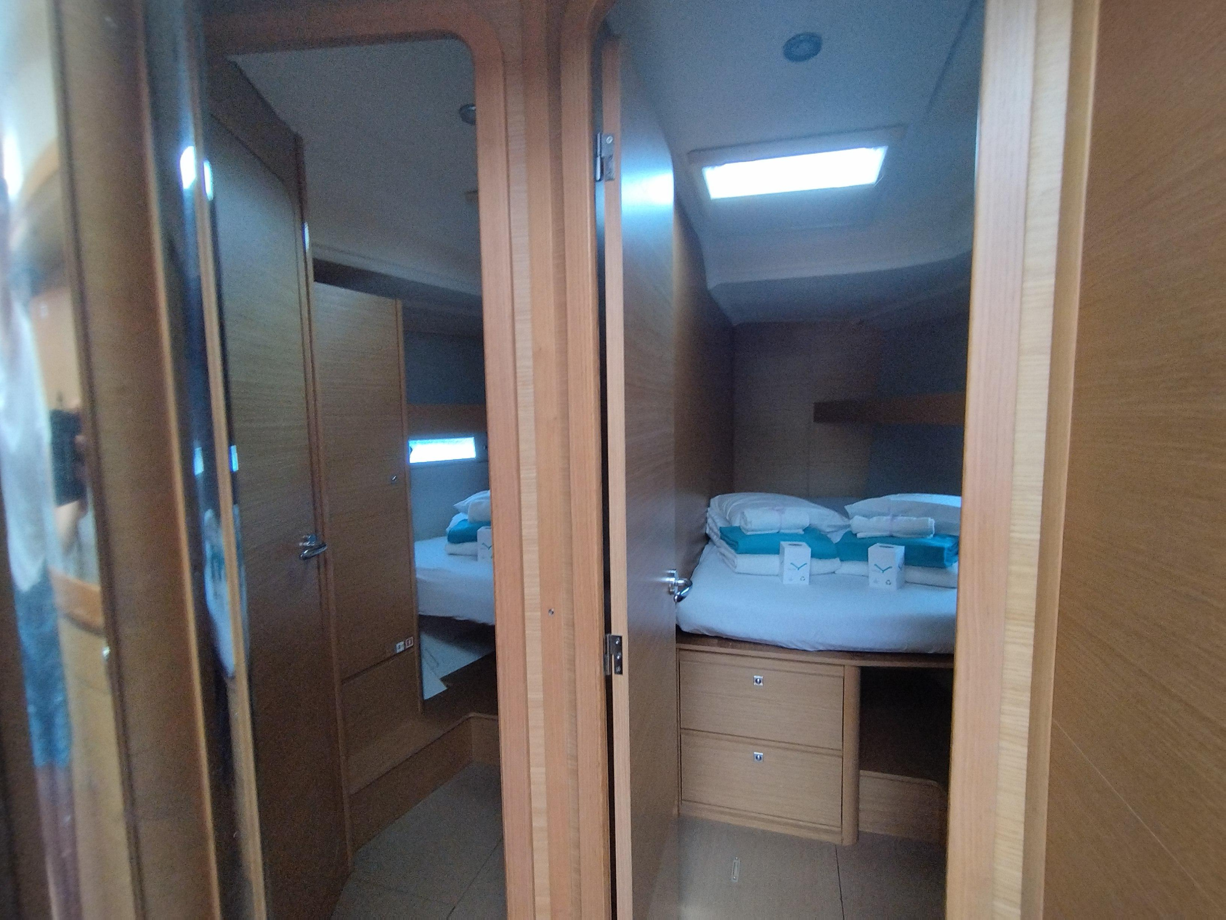Dufour 460 Grand Large 5Cab — photo 8