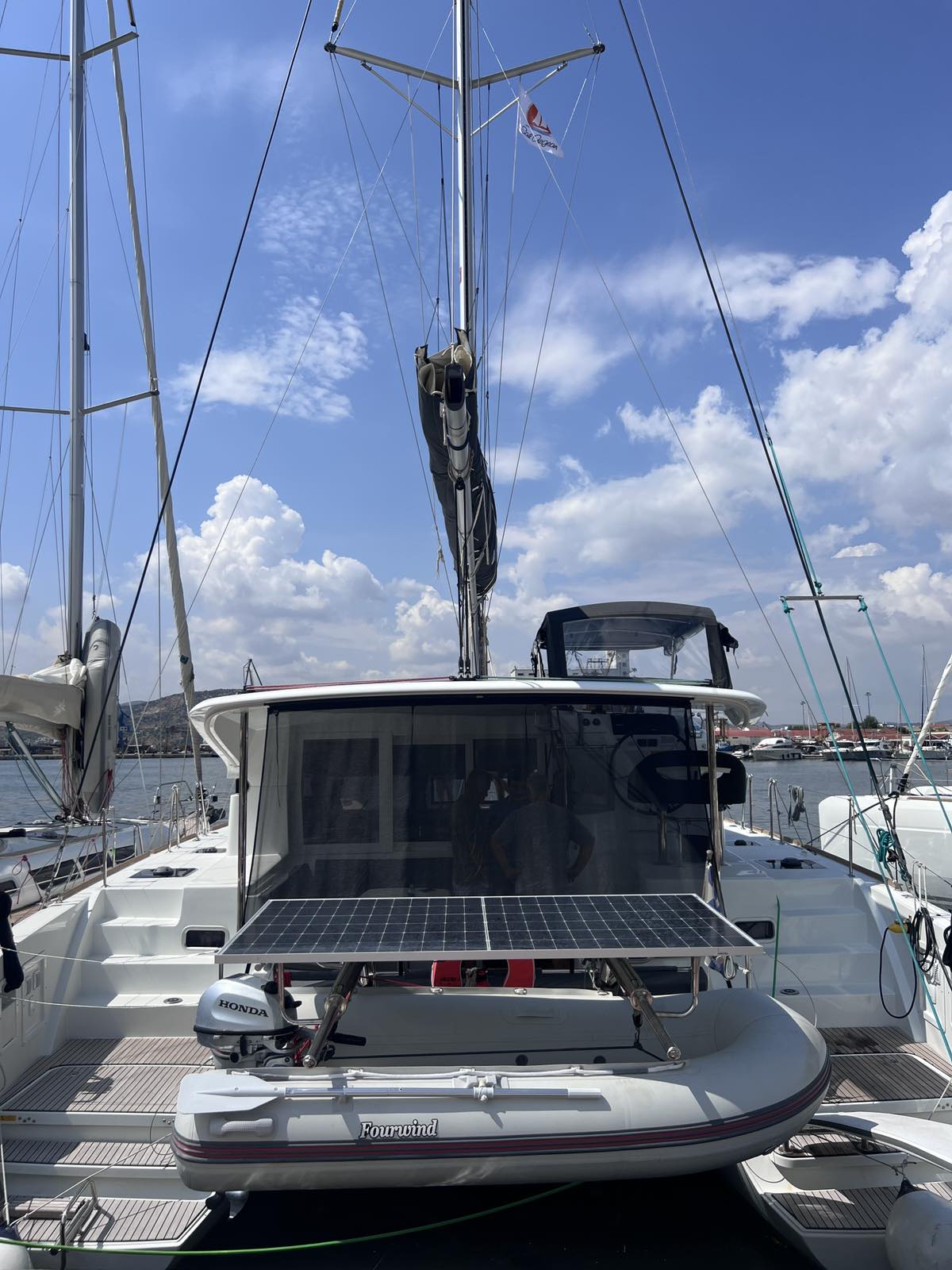 Lagoon 40 — photo 2