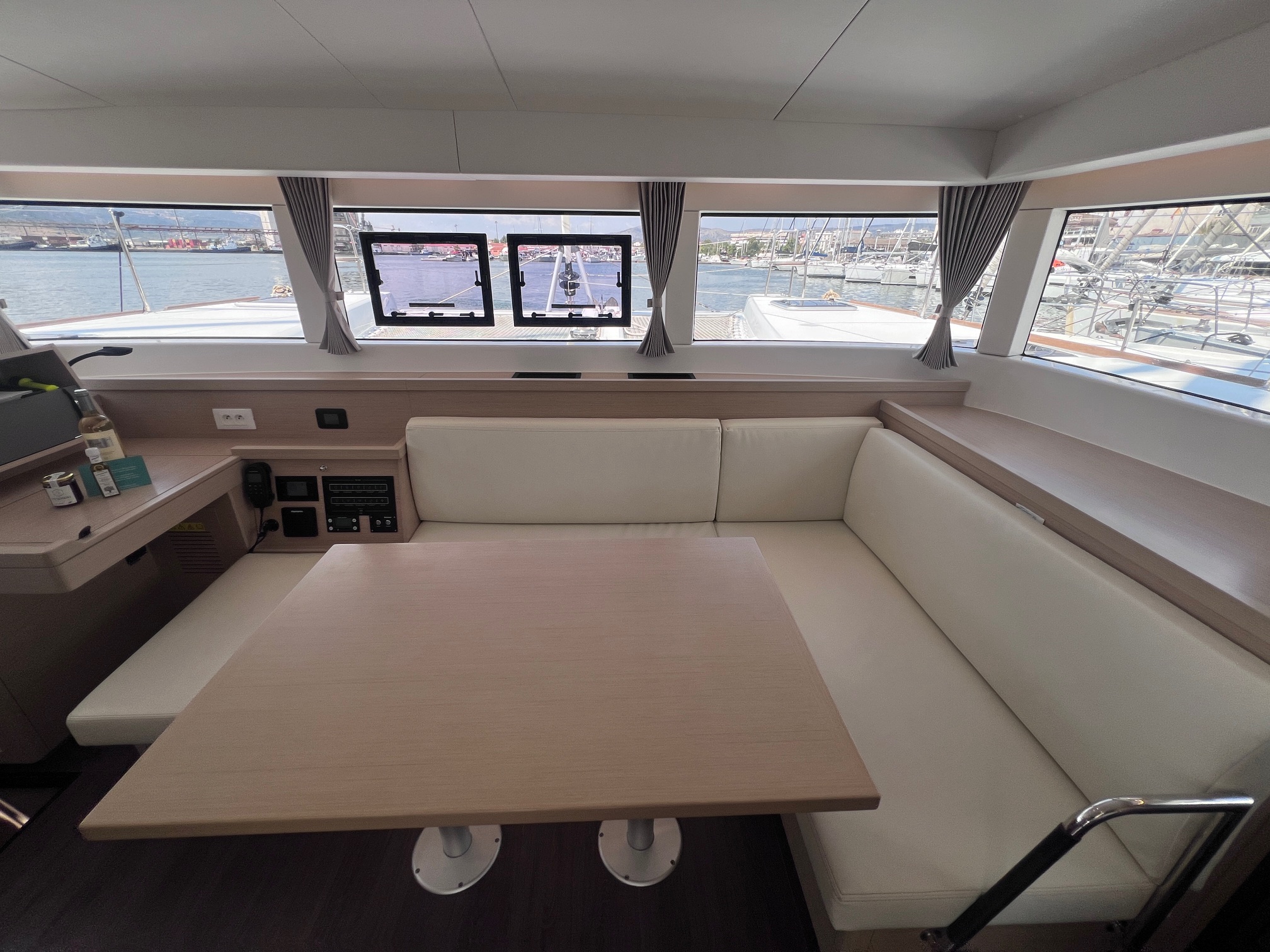 Lagoon 40 — photo 18