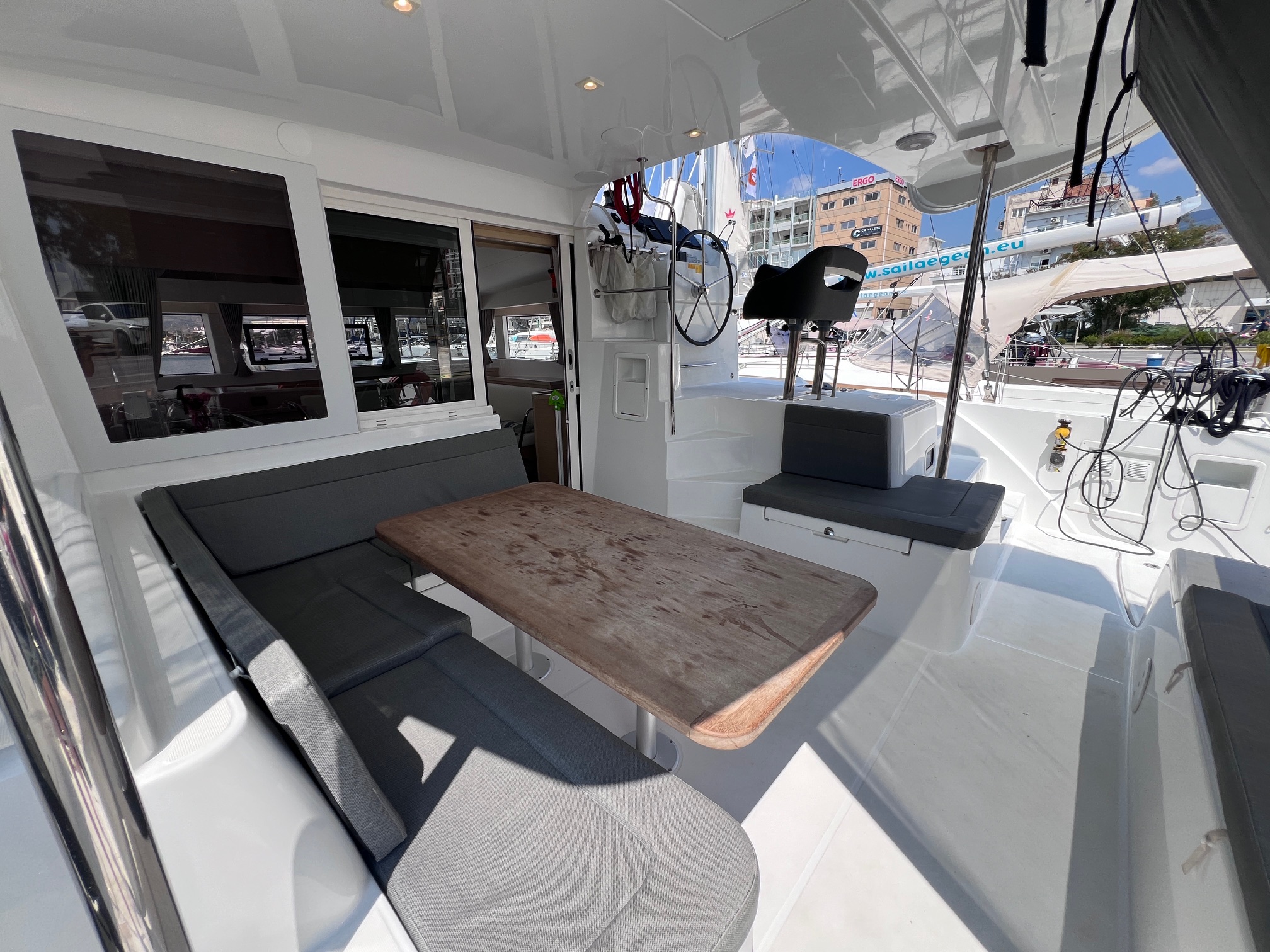 Lagoon 40 — photo 27