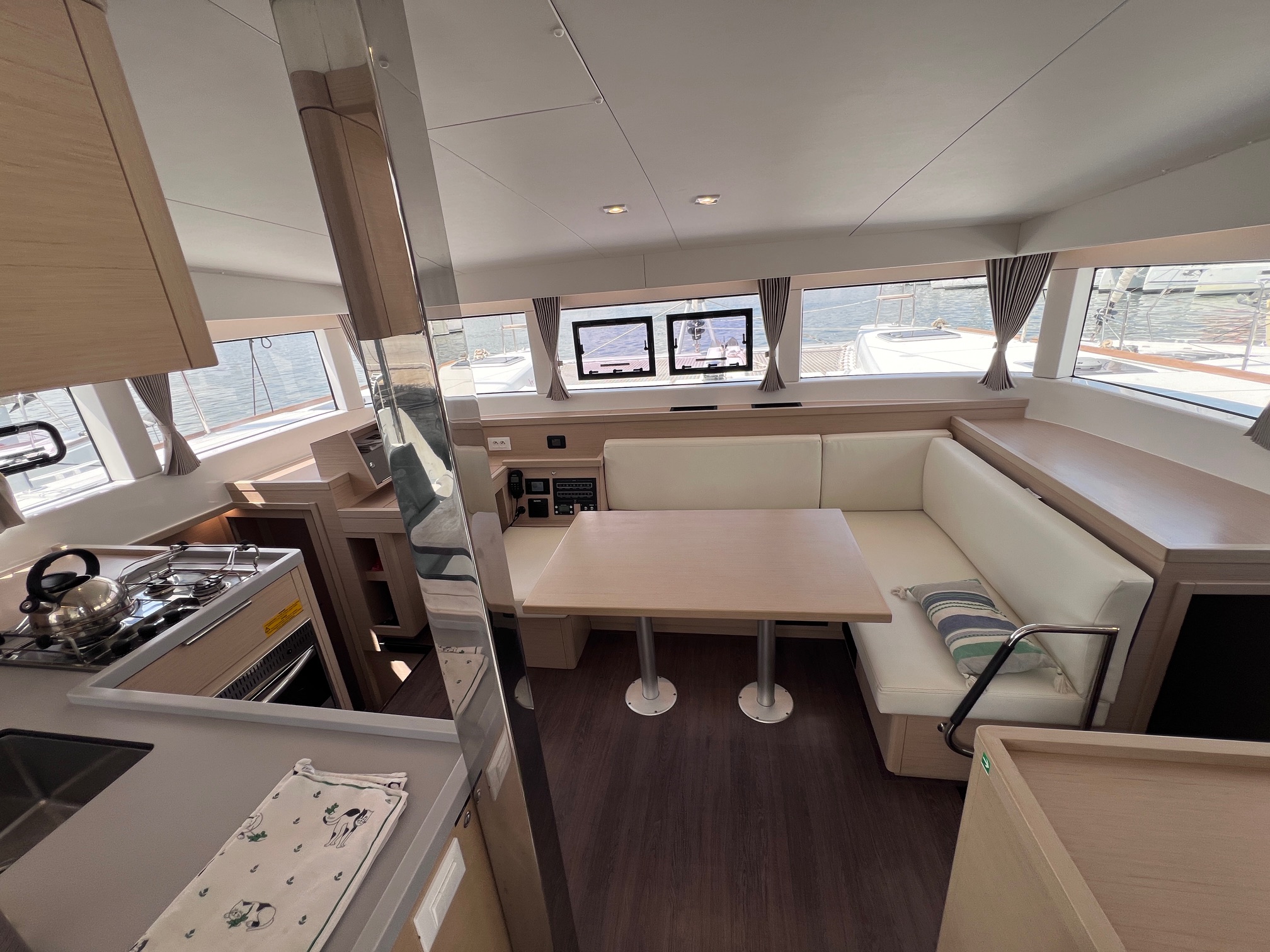 Lagoon 40 — photo 19