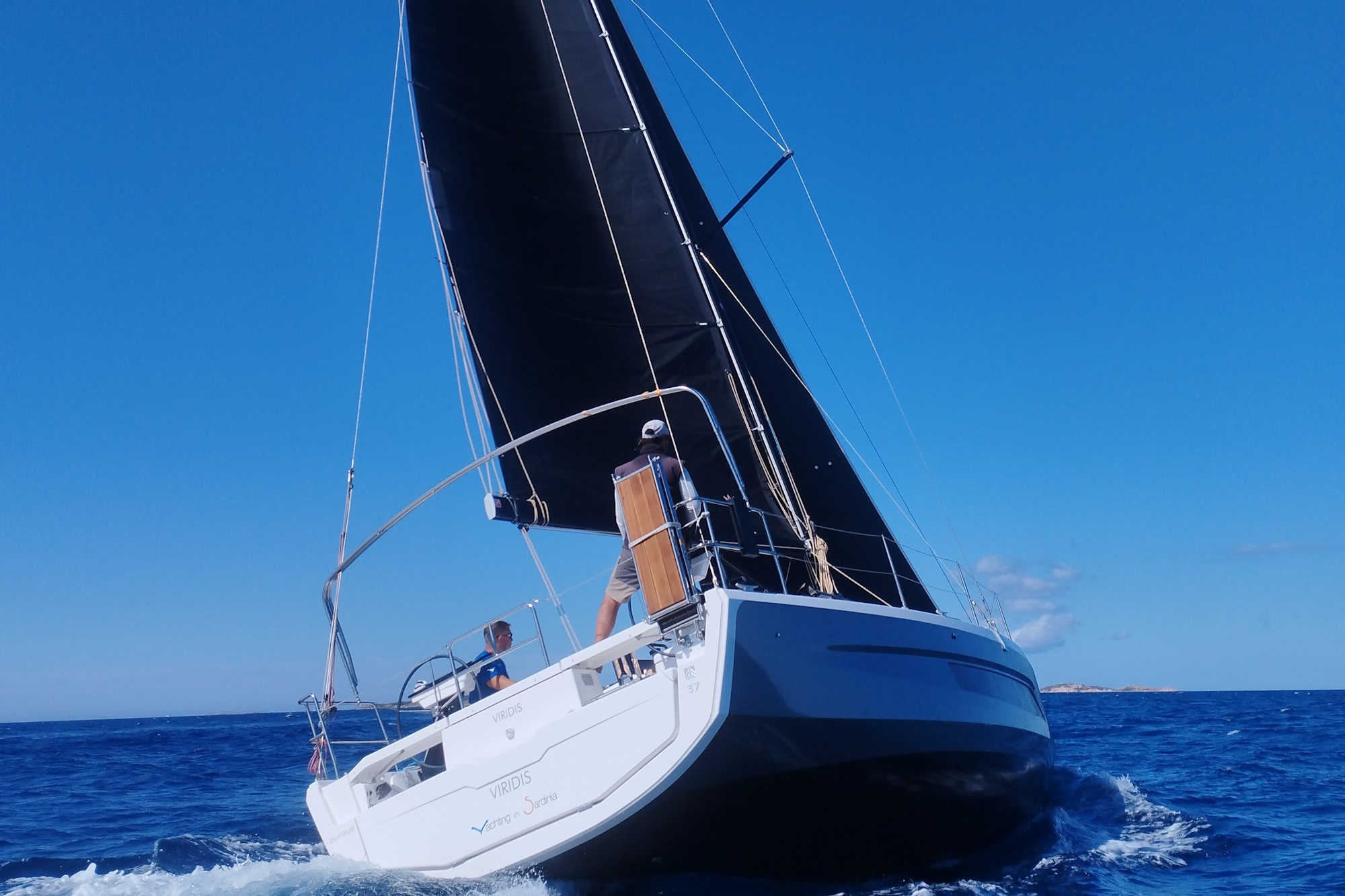 Dufour 37 Performance — photo 10
