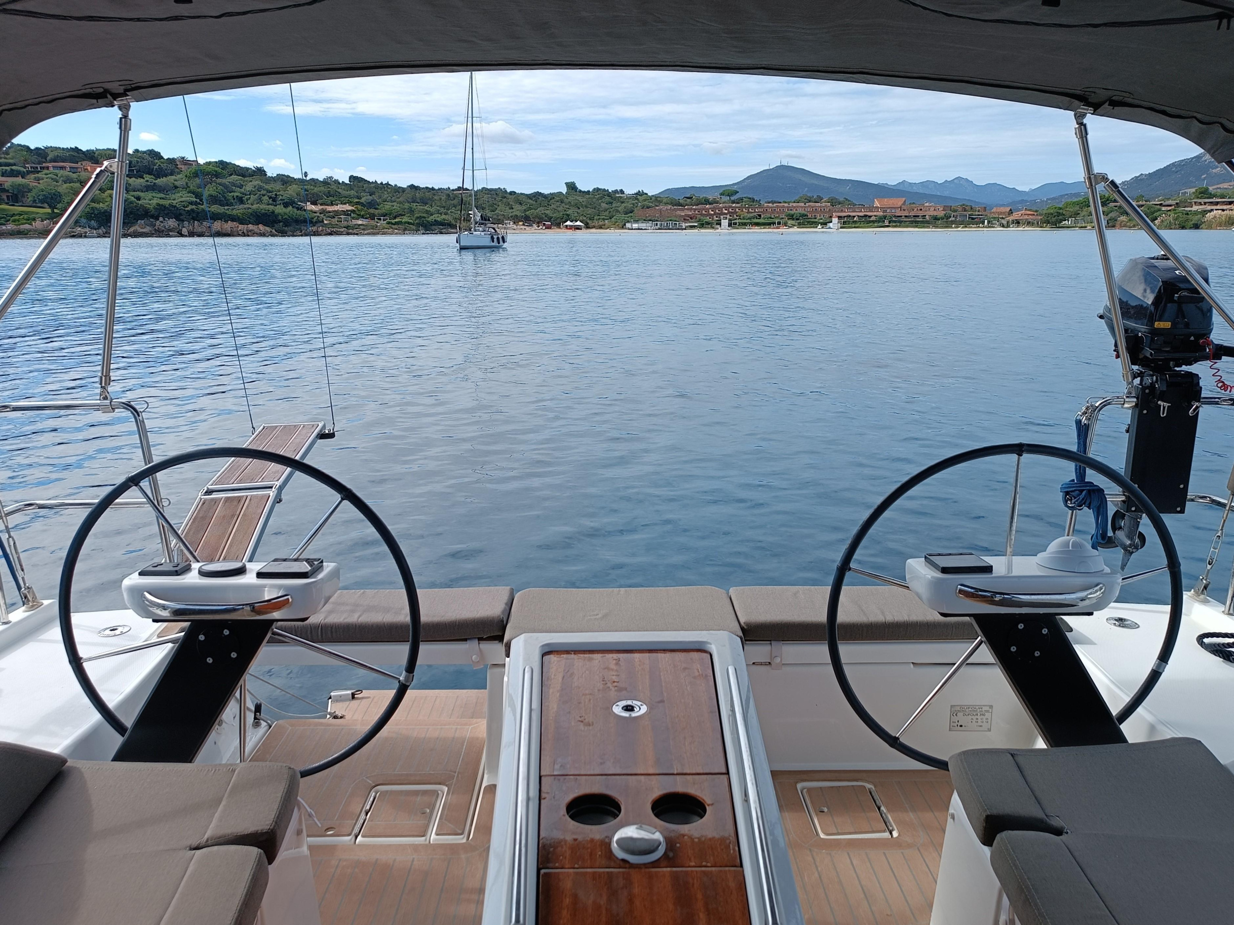 Dufour 390 Grand Large — photo 8