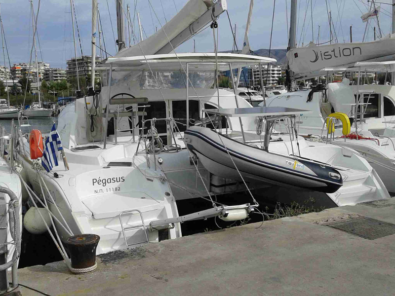 Lagoon 380 S2 — photo 1