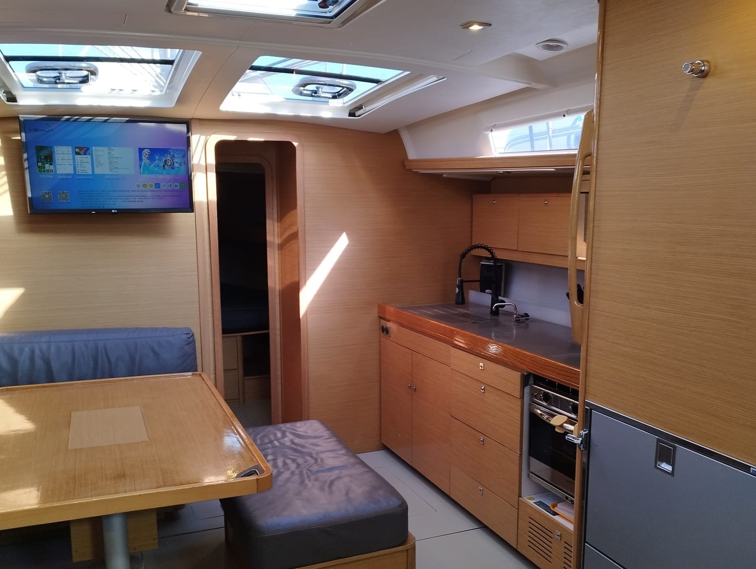 Dufour 460 Grand Large 5Cab — photo 9