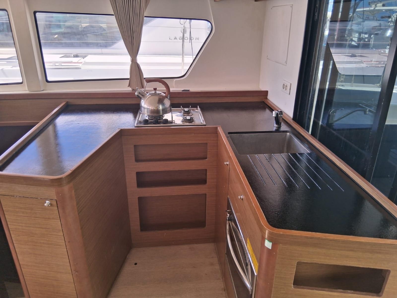 Lagoon 42 — photo 21