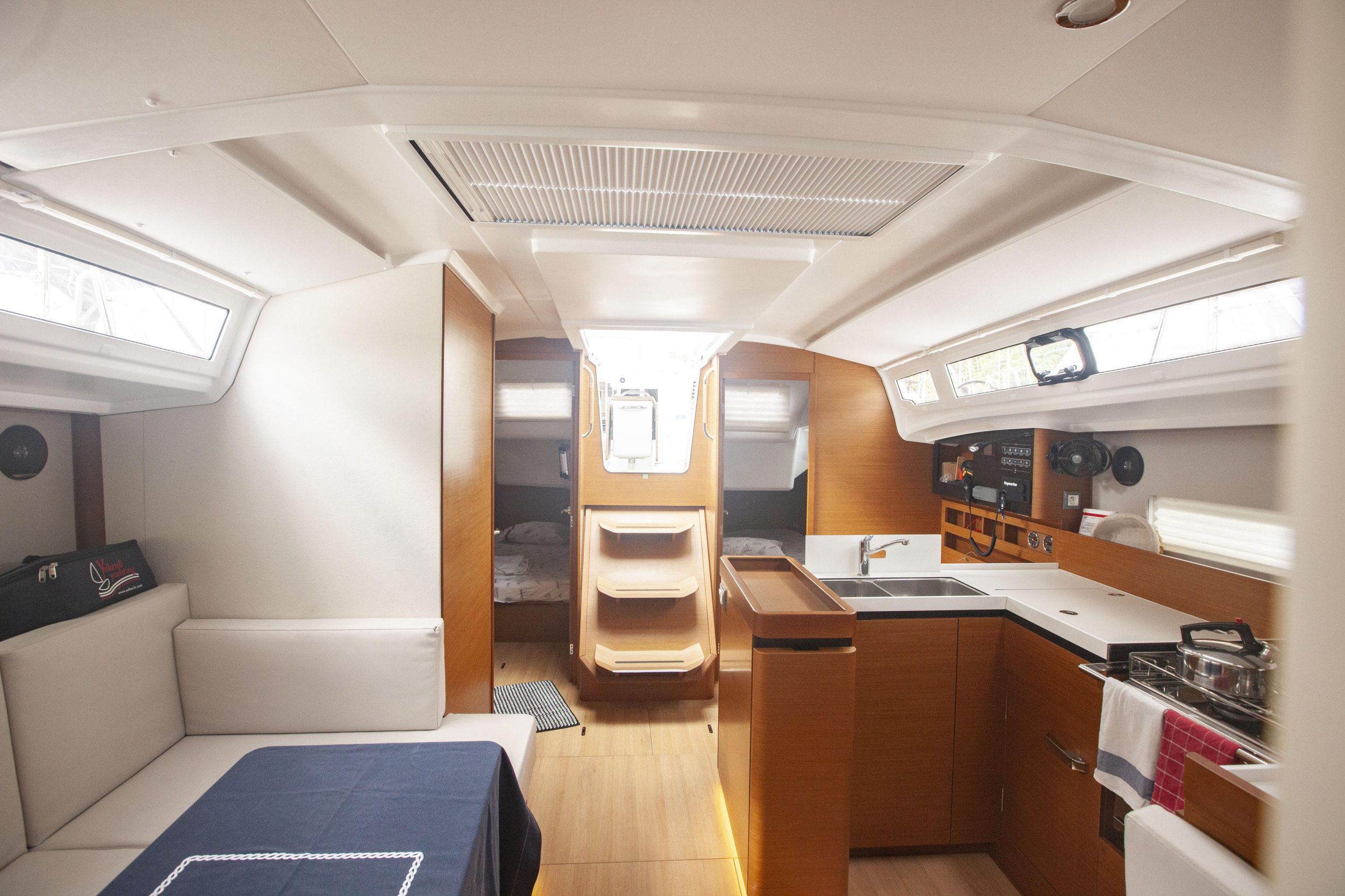 Sun Odyssey 410 — photo 5