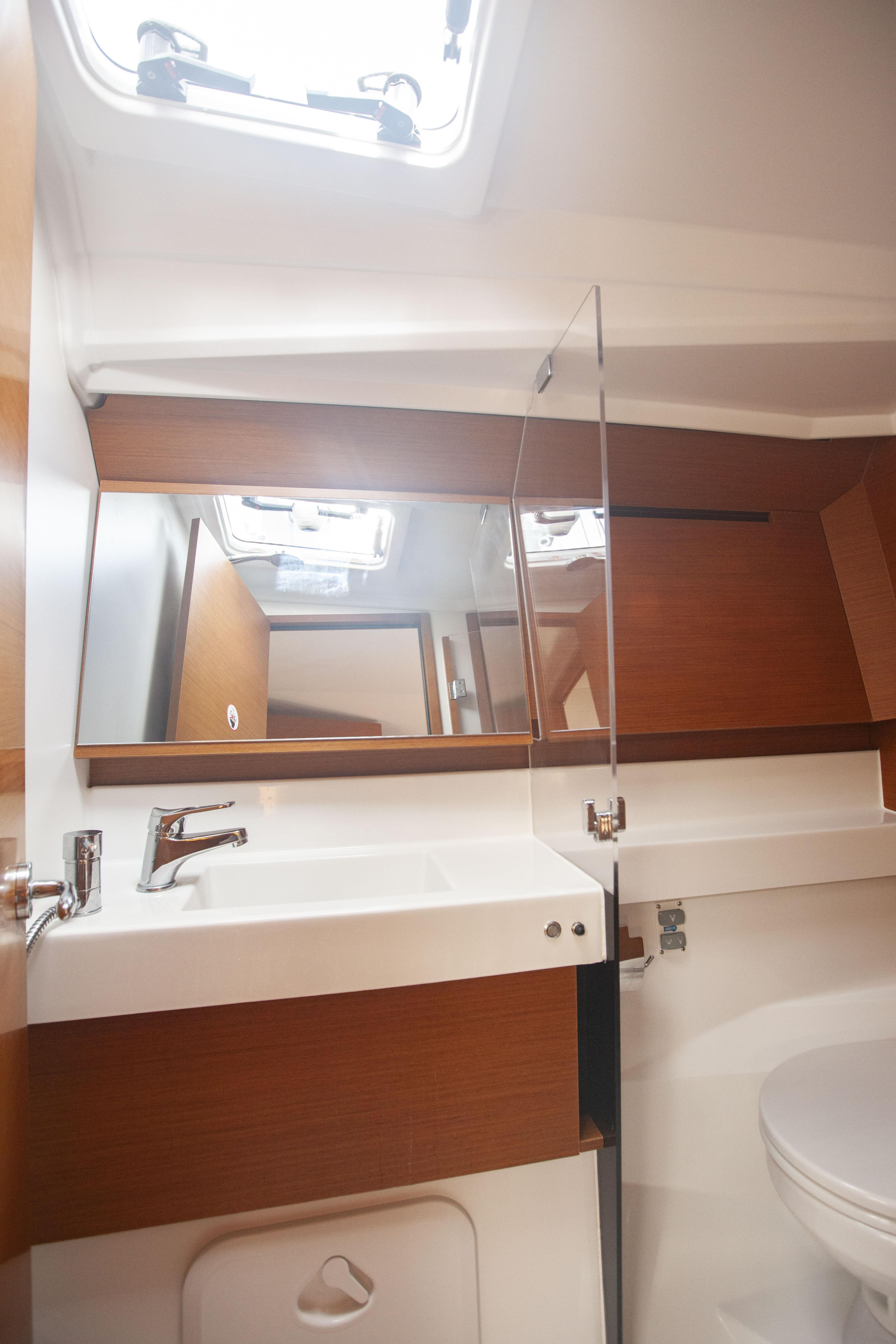 Sun Odyssey 410 — photo 8