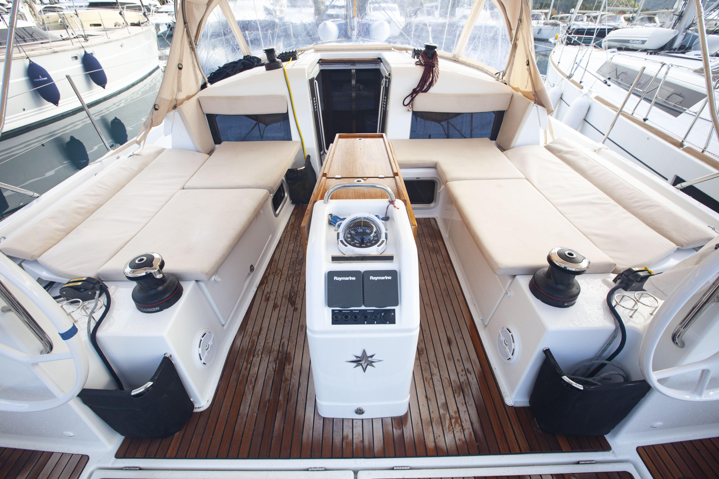 Sun Odyssey 440 — photo 10