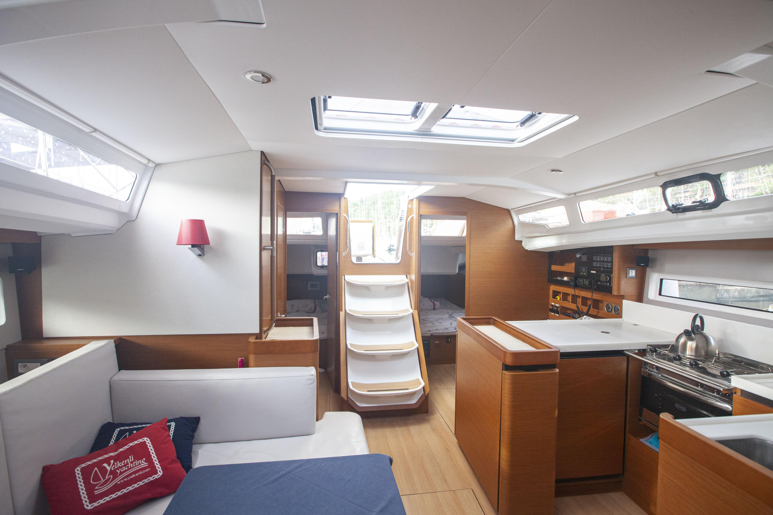 Sun Odyssey 440 — photo 6