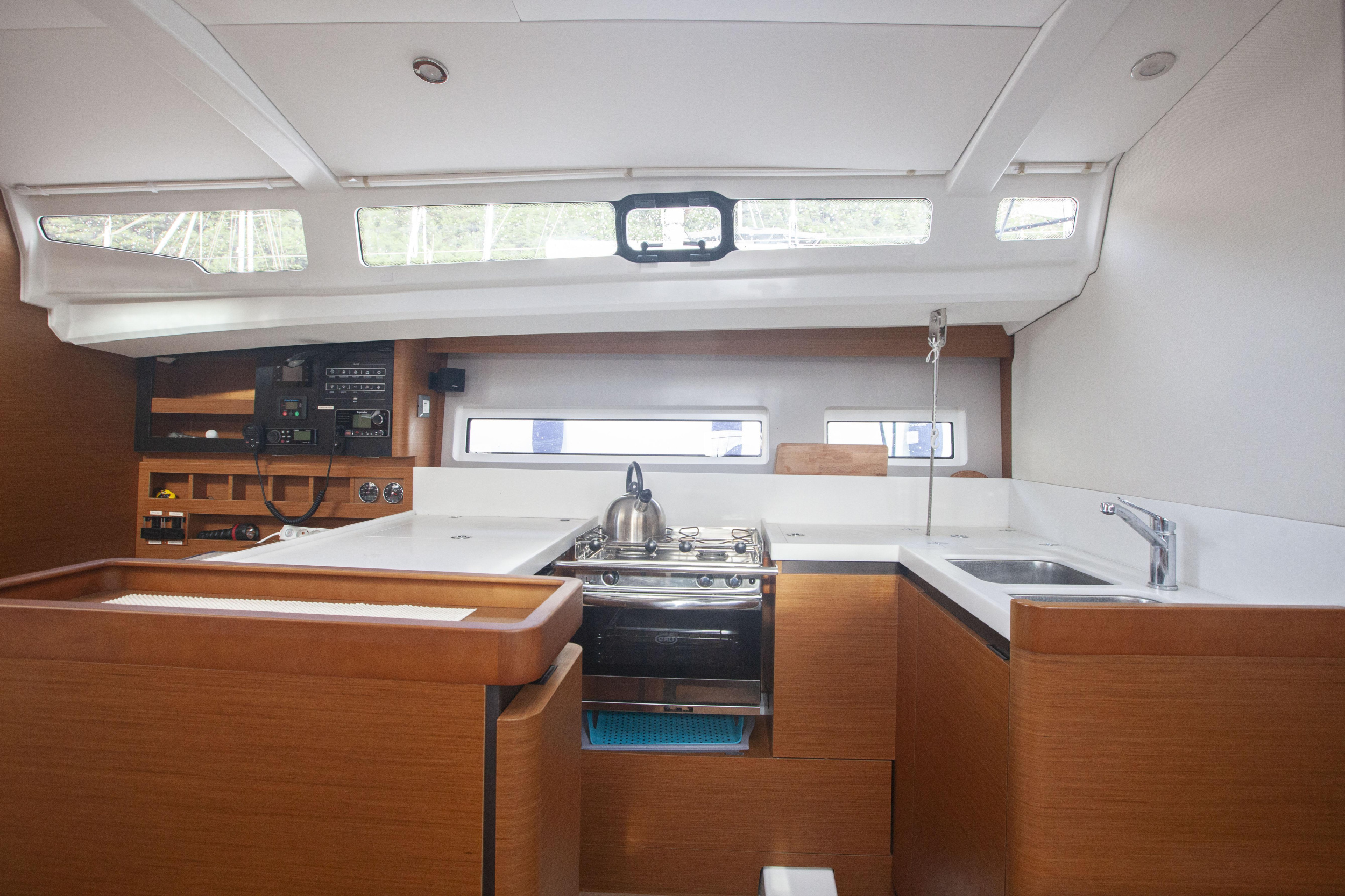 Sun Odyssey 440 — photo 12