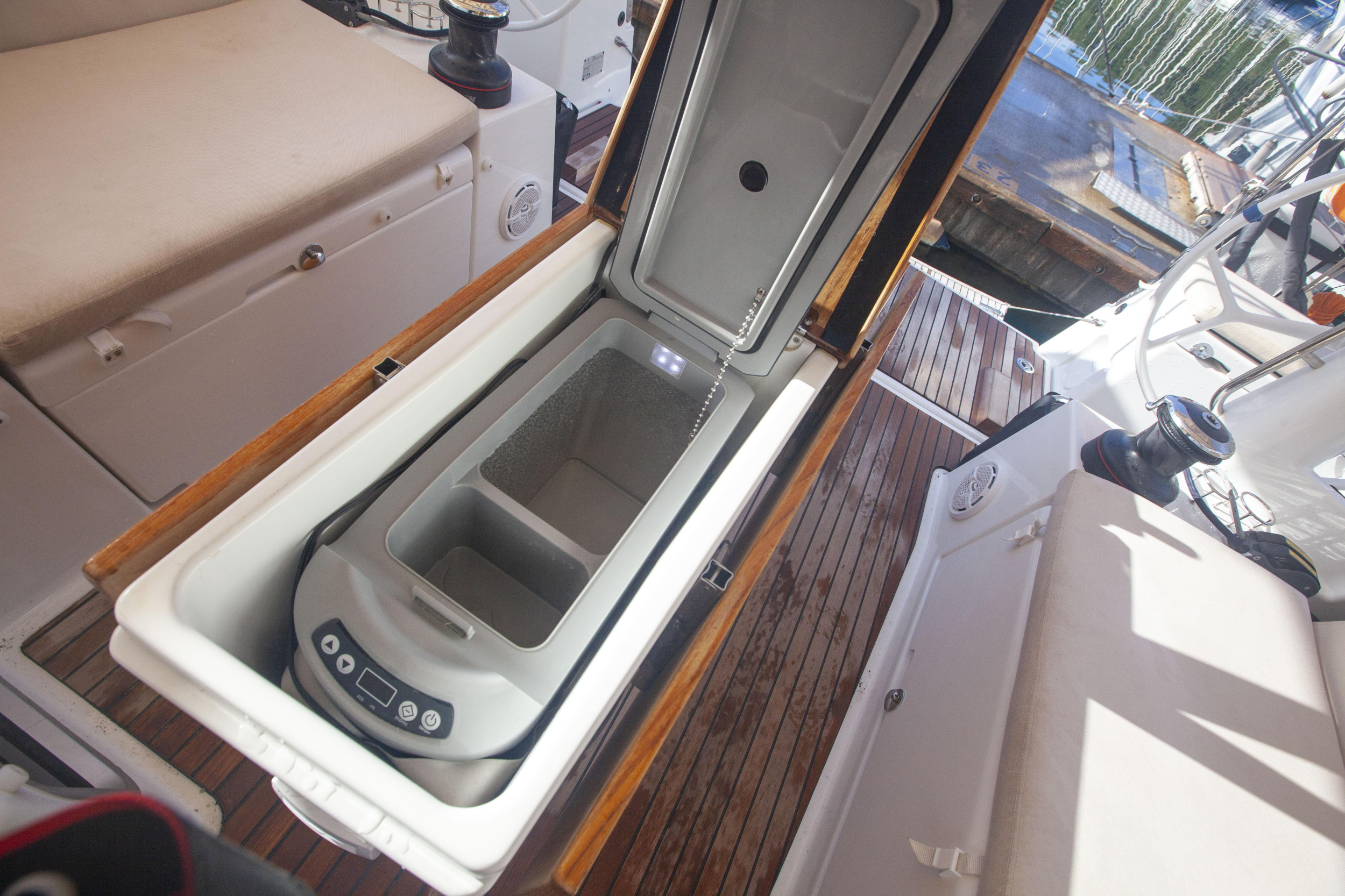 Sun Odyssey 440 — photo 3