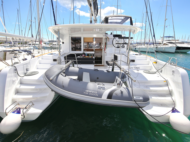 Lagoon 39 — photo 1