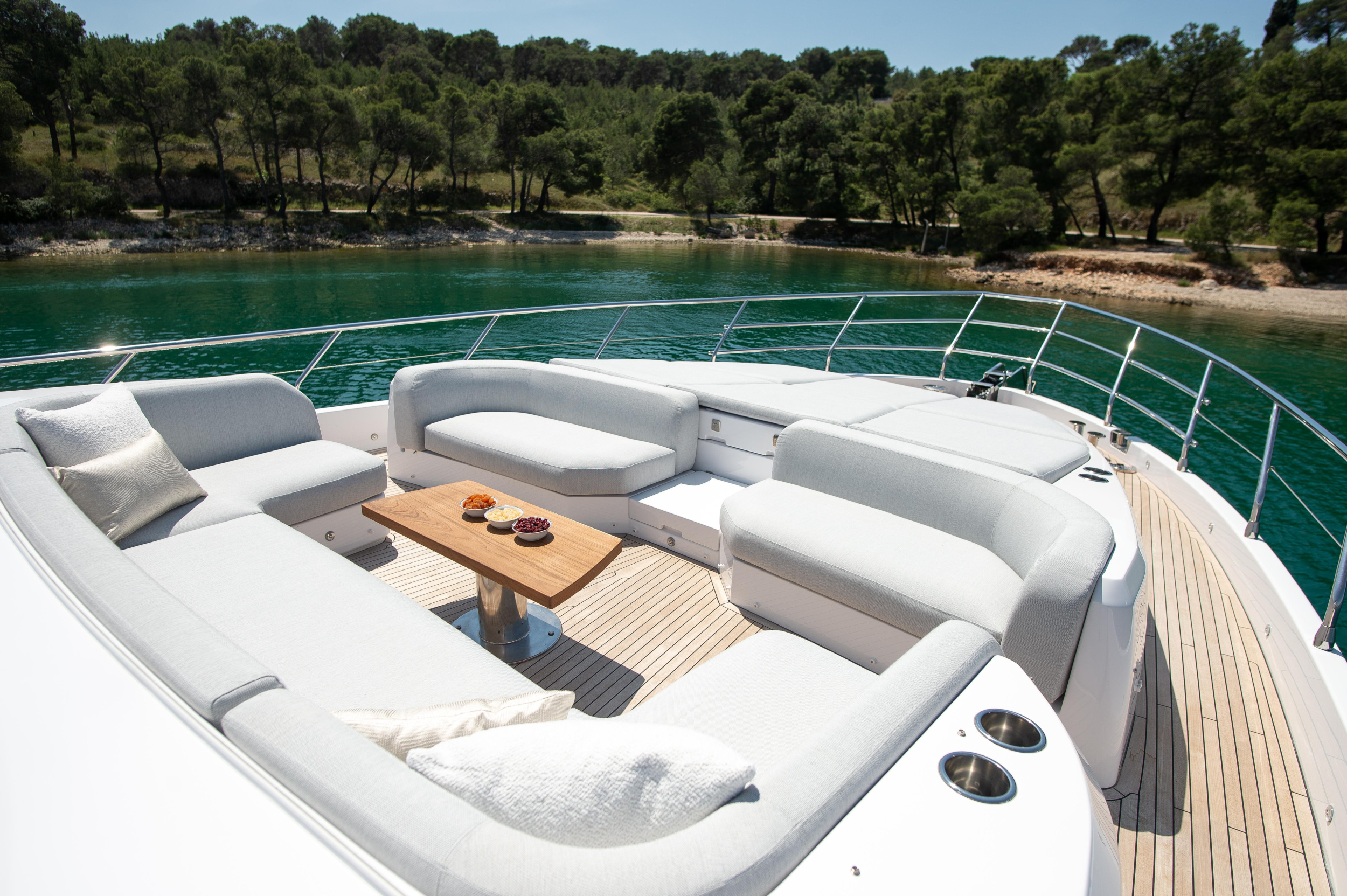 Azimut 78 Fly — photo 36