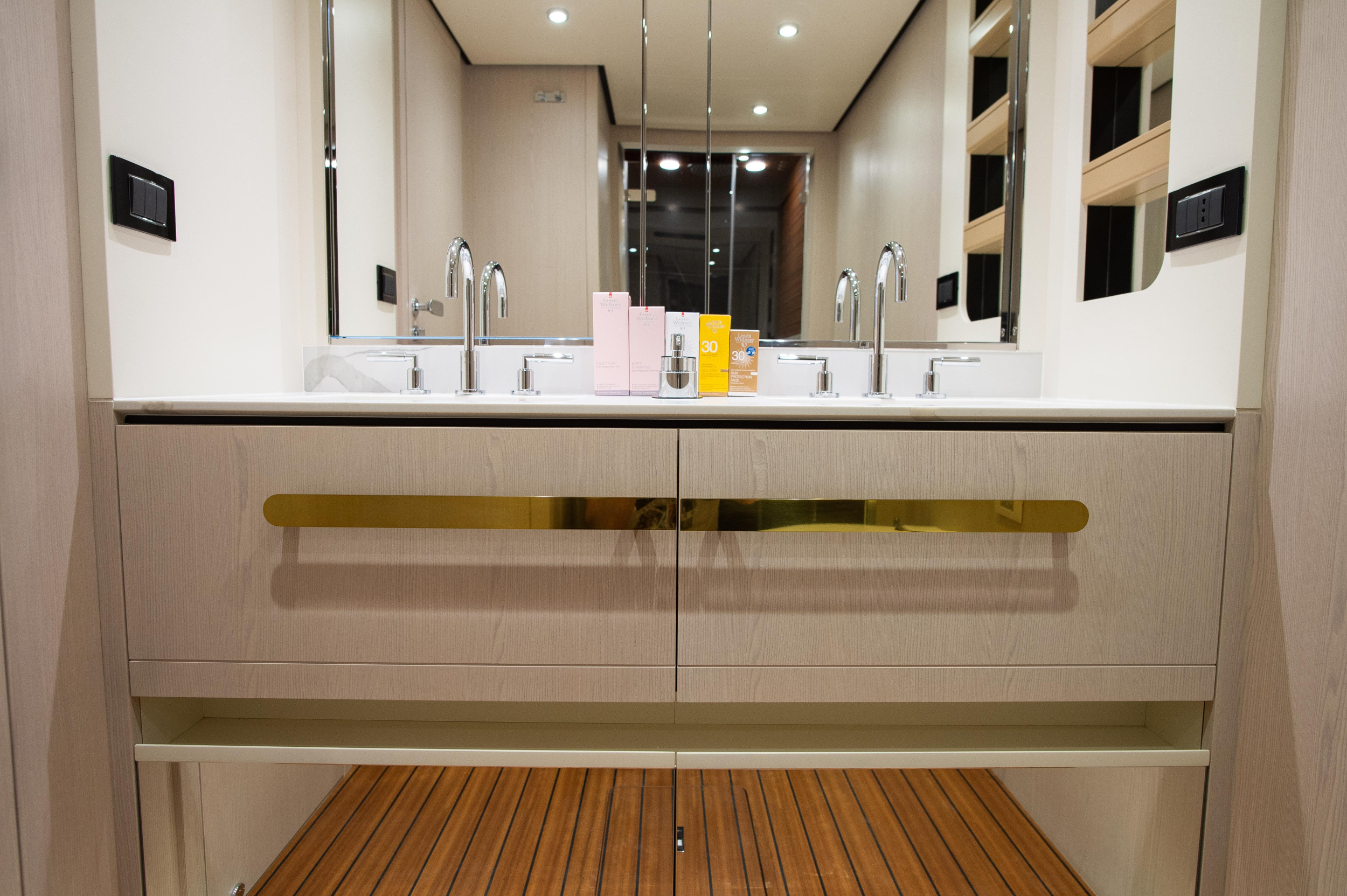 Azimut 78 Fly — photo 37