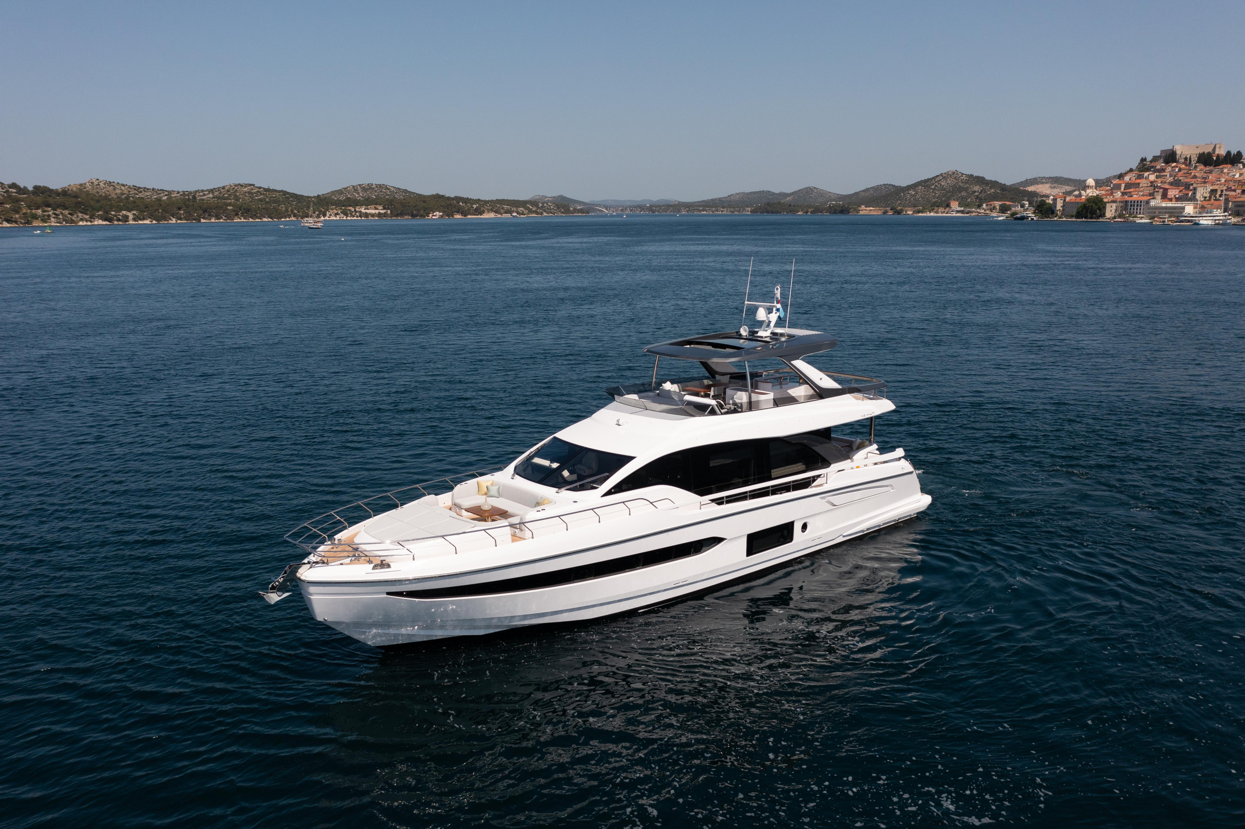 Azimut 78 Fly — photo 32