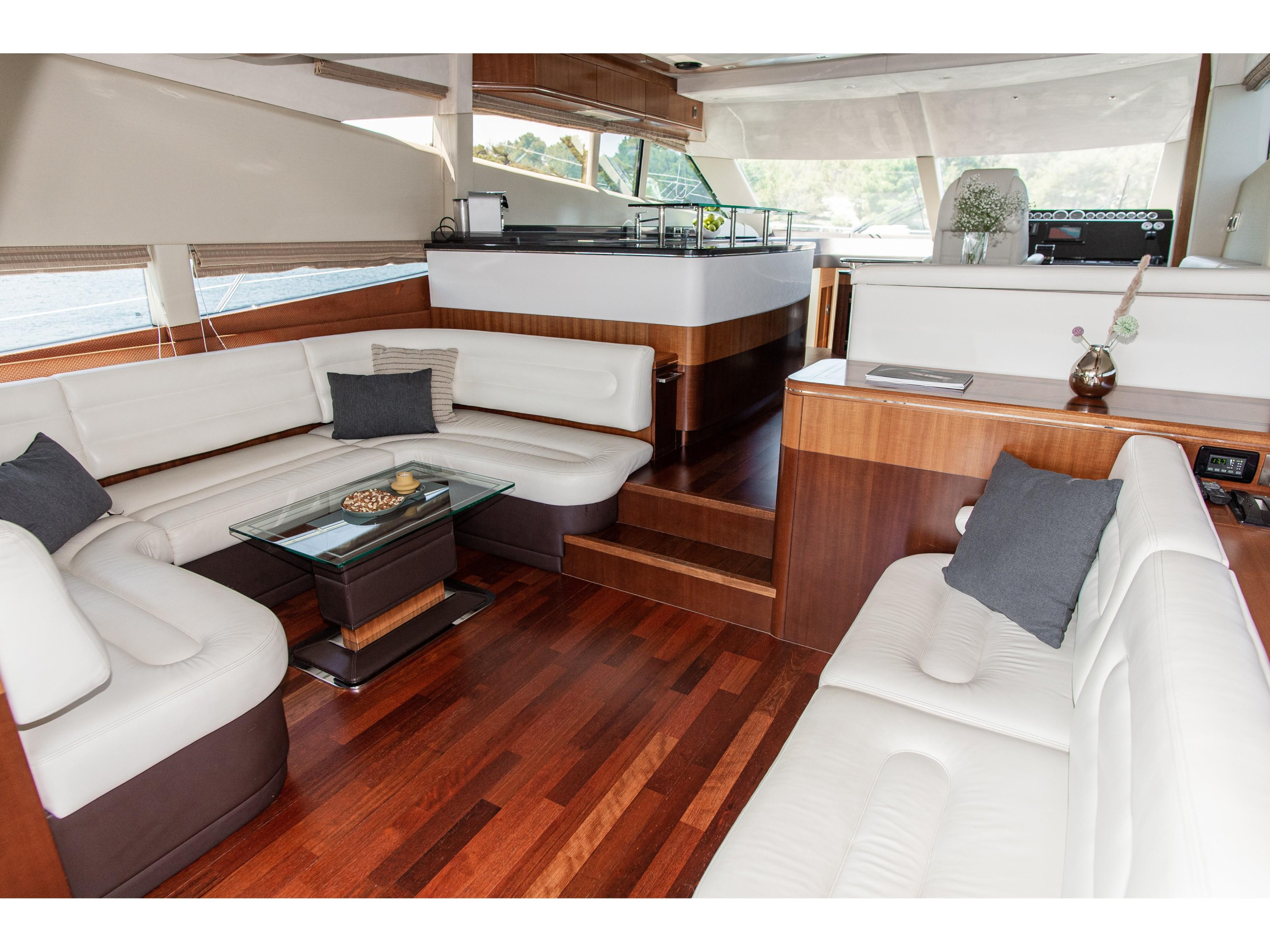 Galeon 640 Fly — photo 22