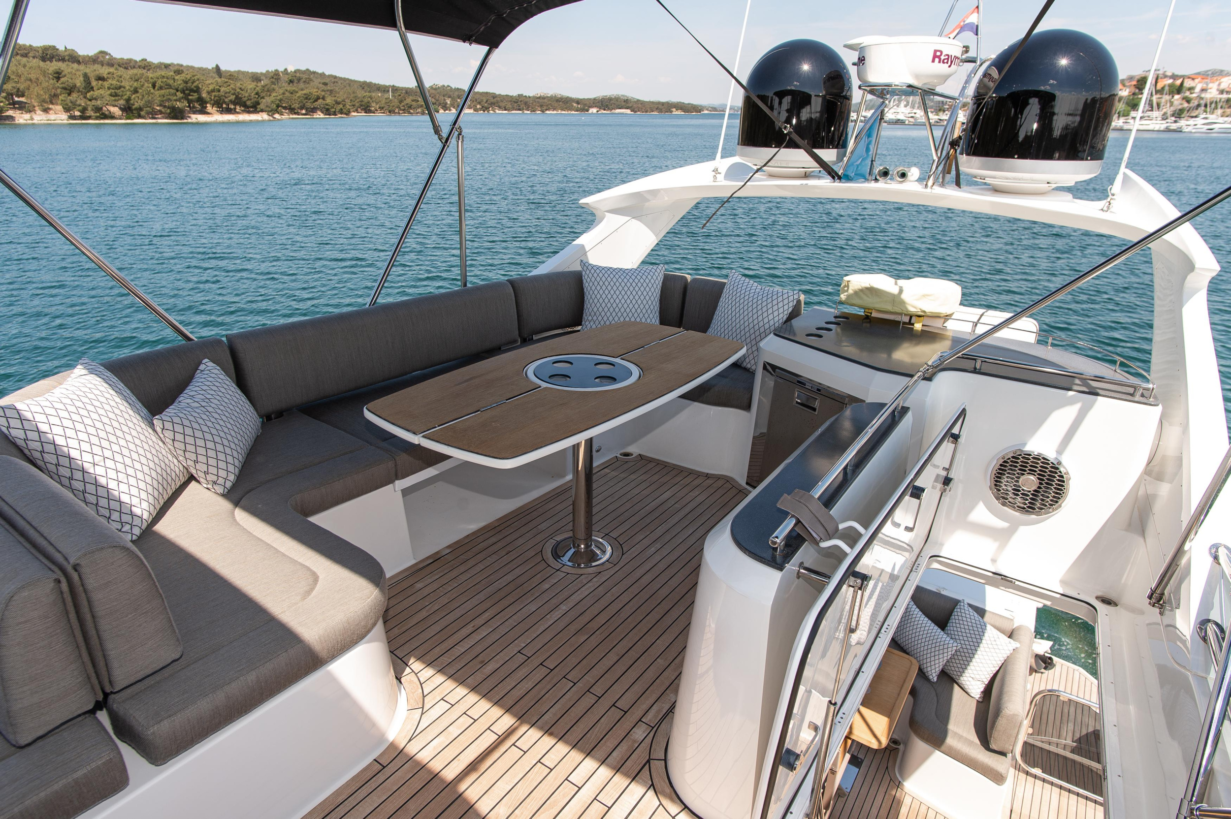 Galeon 640 Fly — photo 6