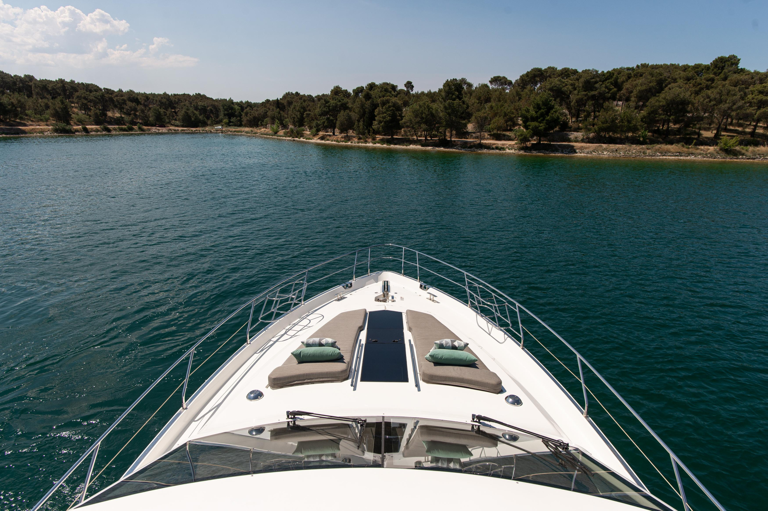Galeon 640 Fly — photo 25