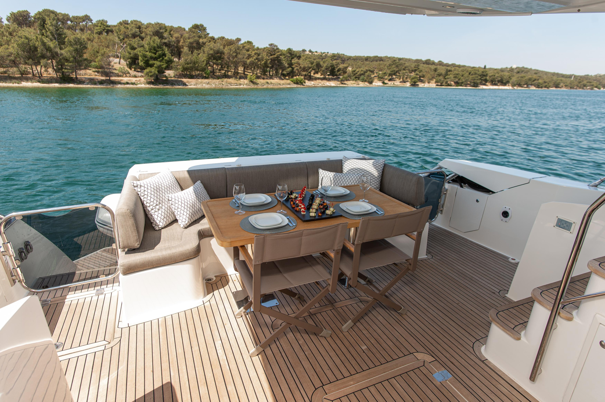 Galeon 640 Fly — photo 4