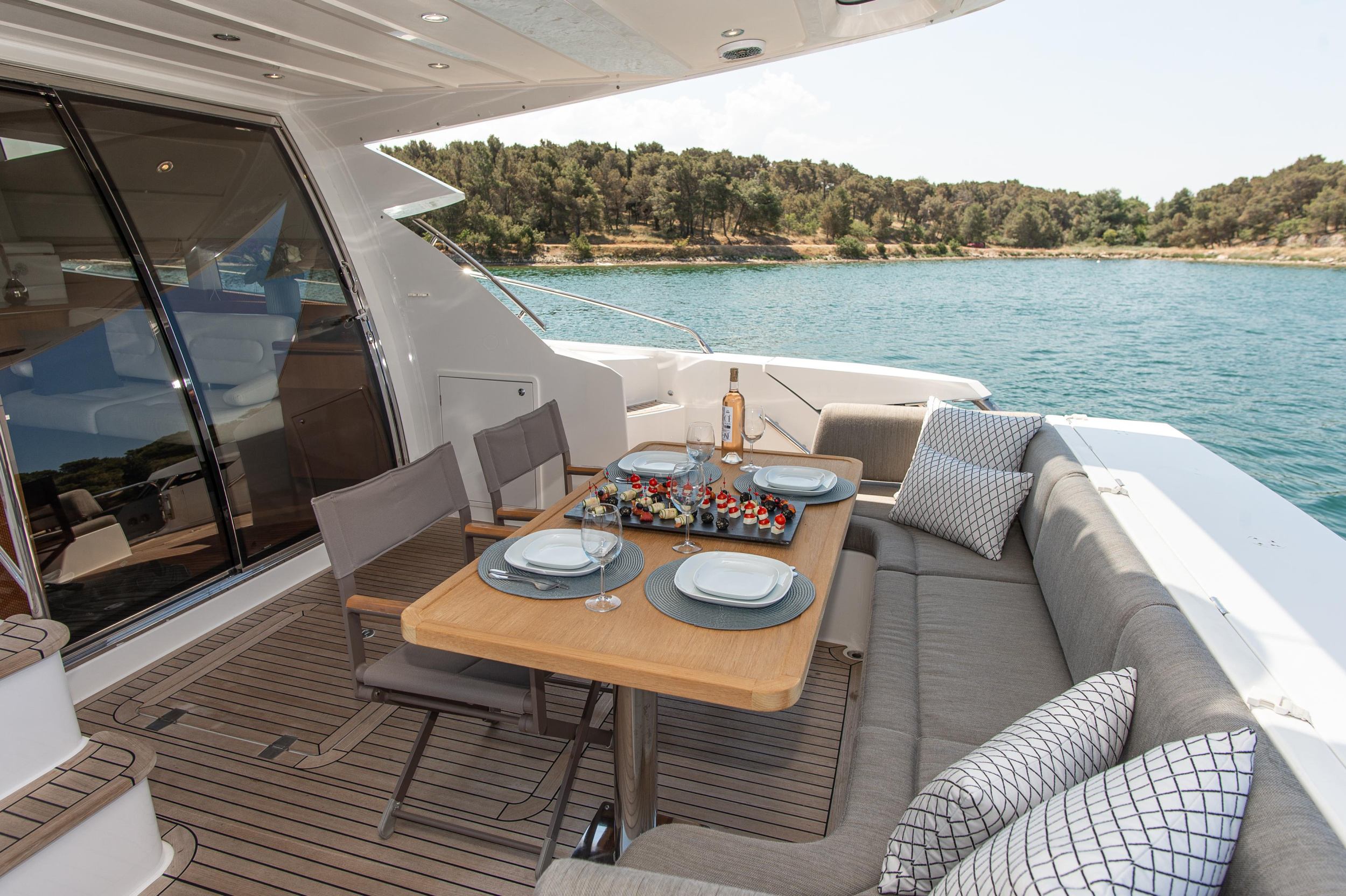 Galeon 640 Fly — photo 23