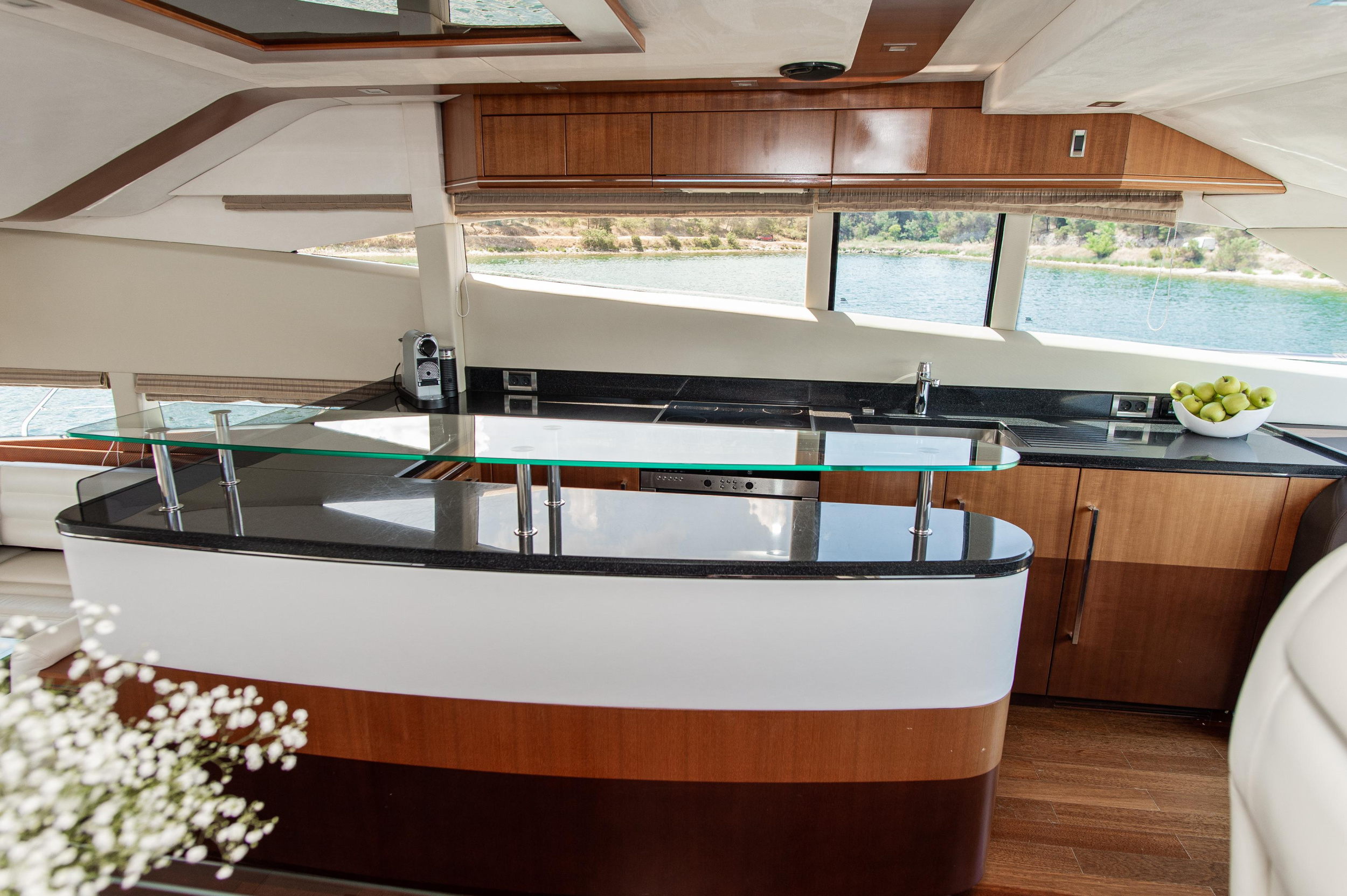Galeon 640 Fly — photo 19