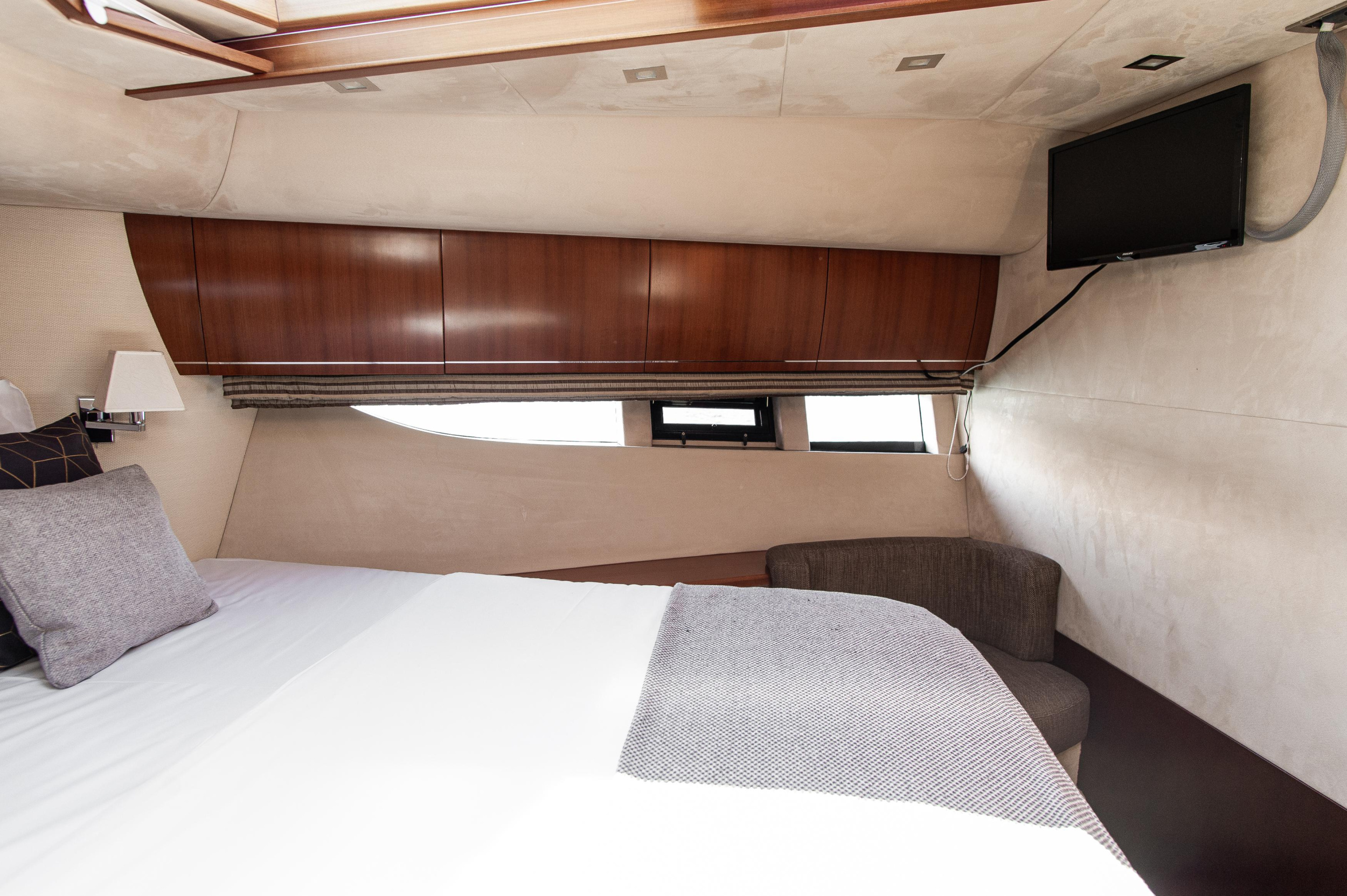 Galeon 640 Fly — photo 5