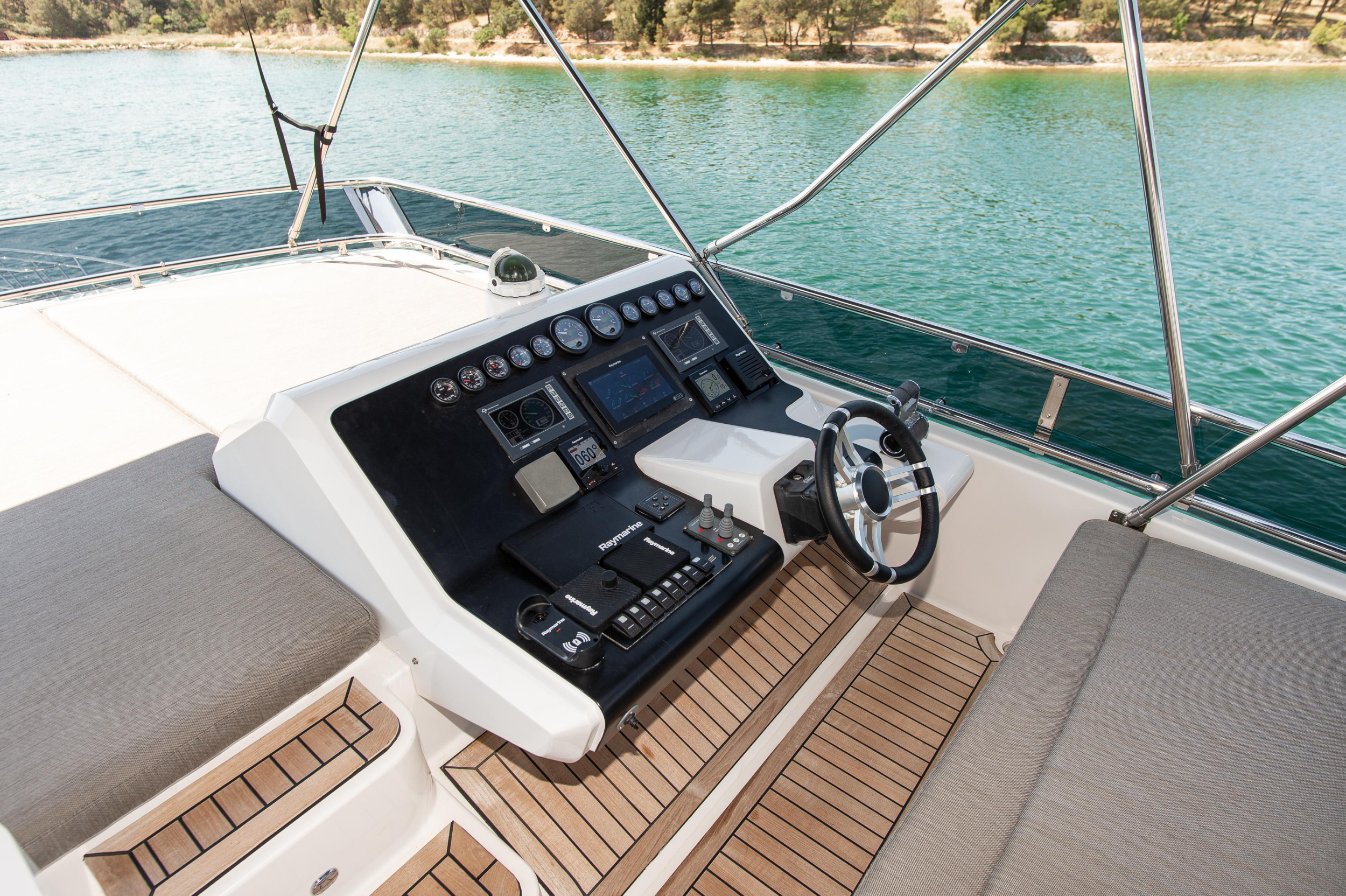 Galeon 640 Fly — photo 27