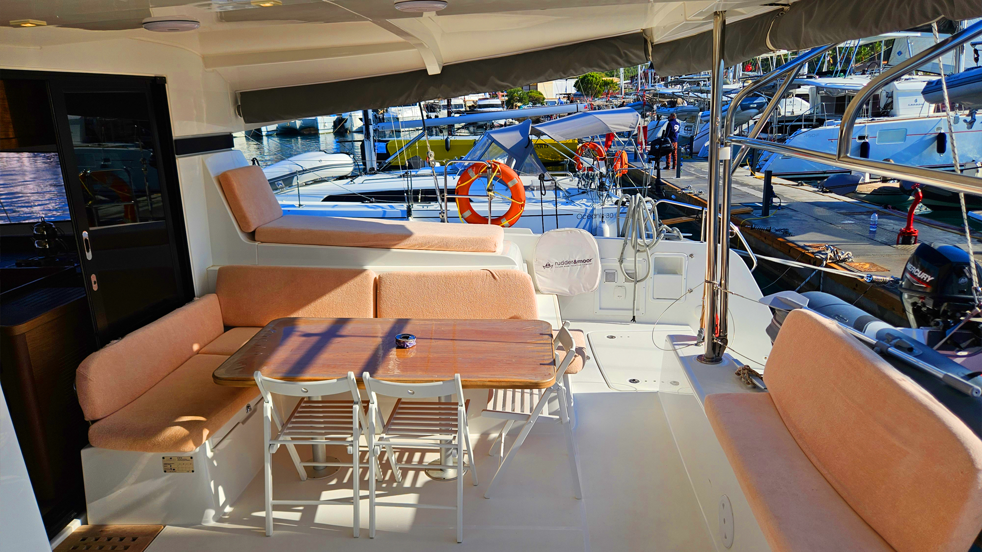 Lagoon 42 — photo 7