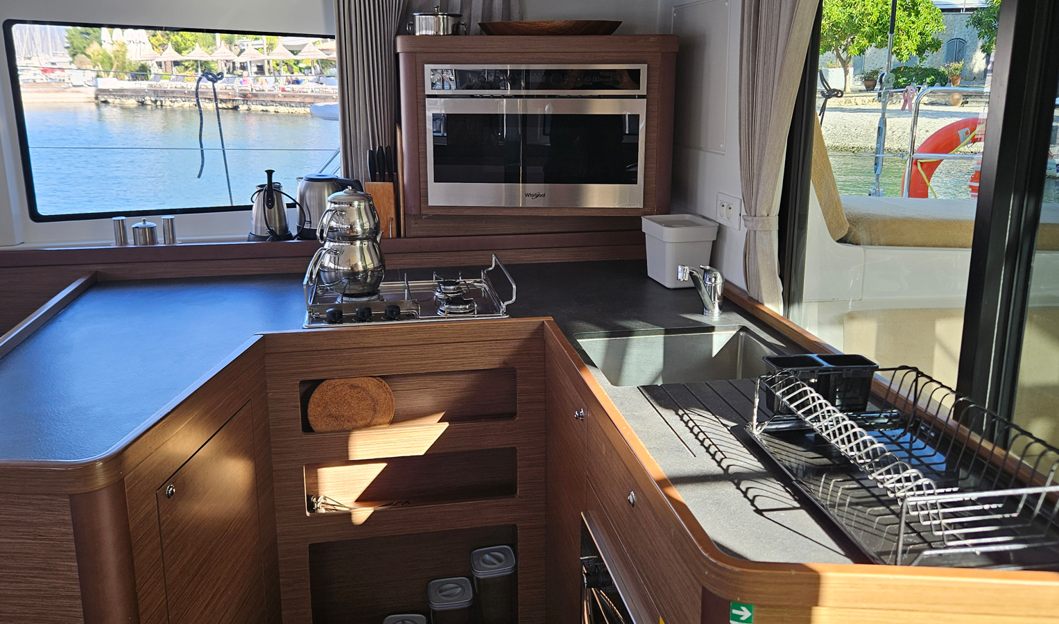 Lagoon 42 — photo 15
