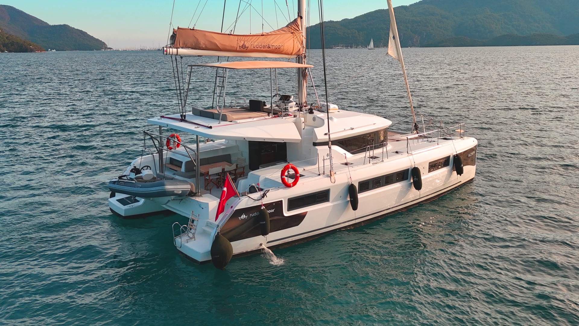 Lagoon 50 — photo 17