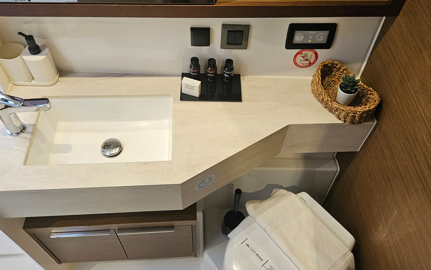 Lagoon 46 — photo 2