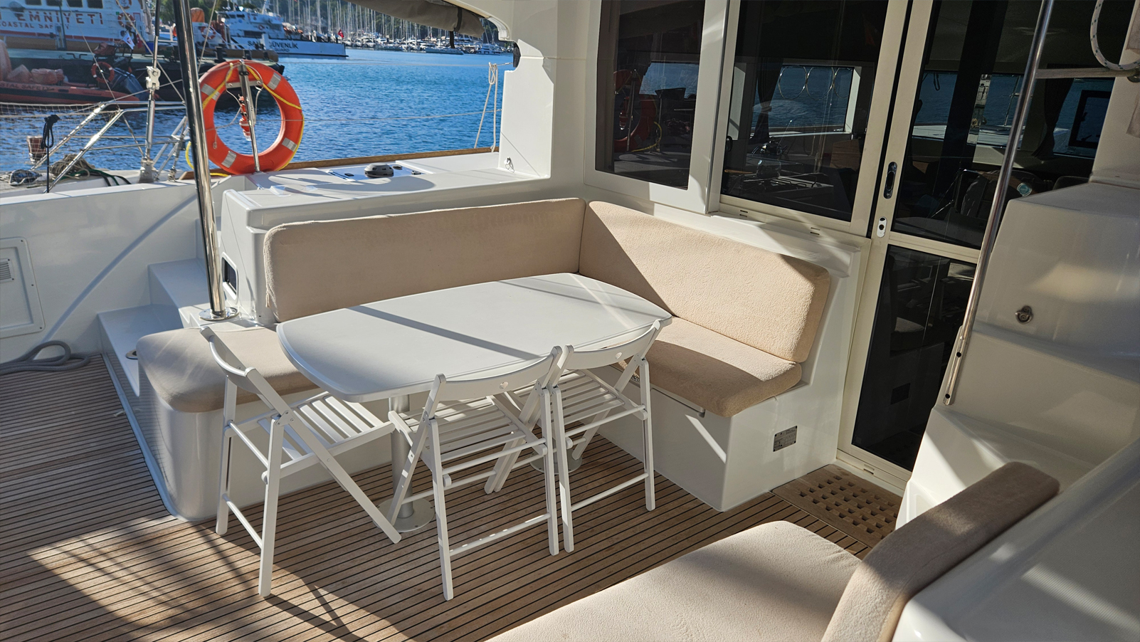 Lagoon 40 — photo 14