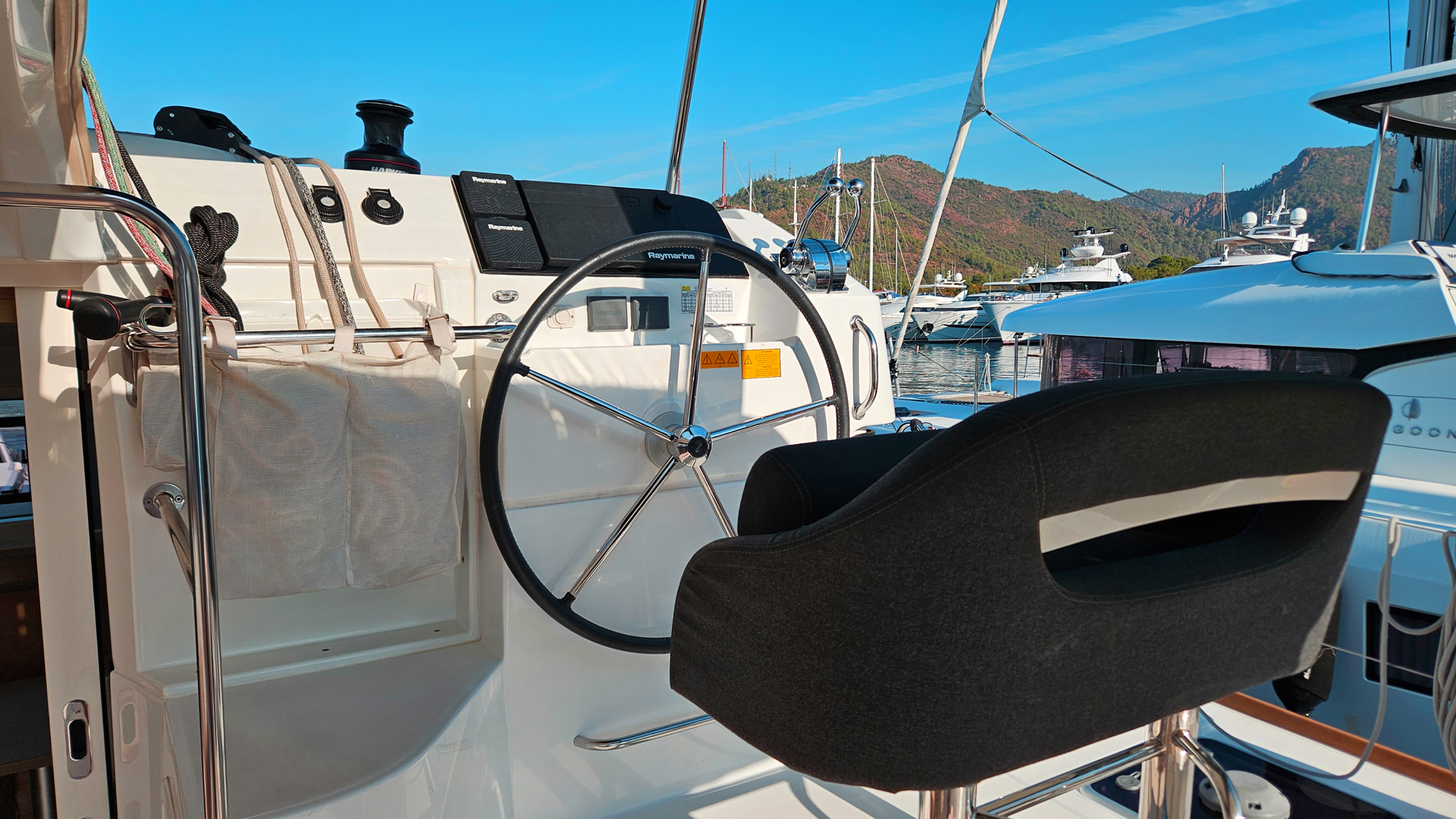 Lagoon 40 — photo 11