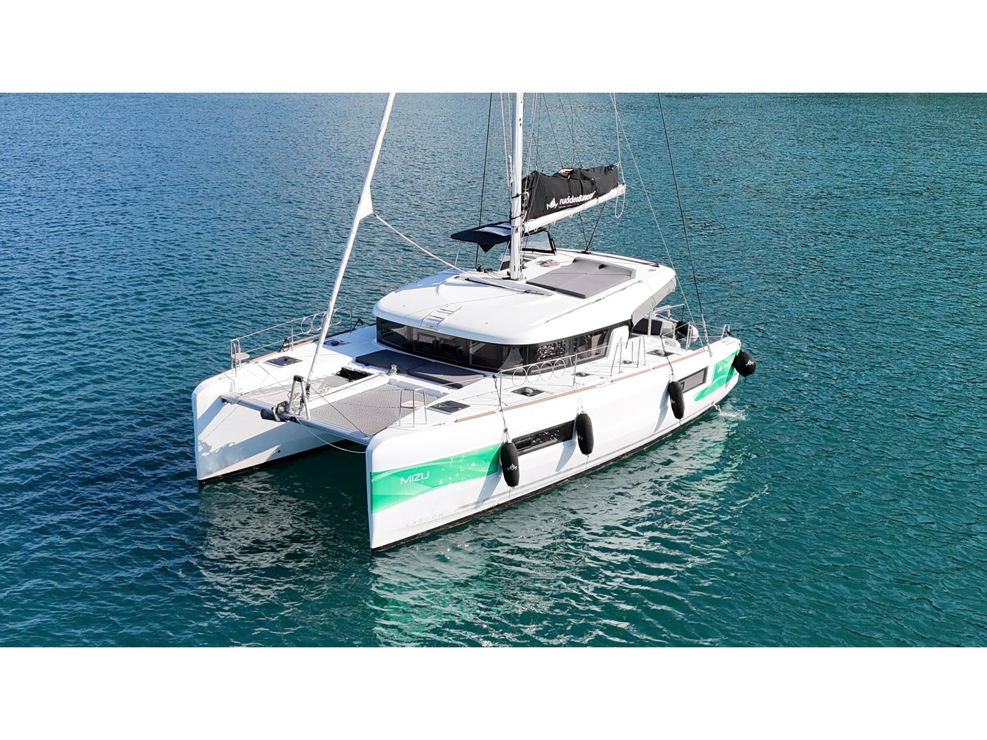 Lagoon 40 — photo 1