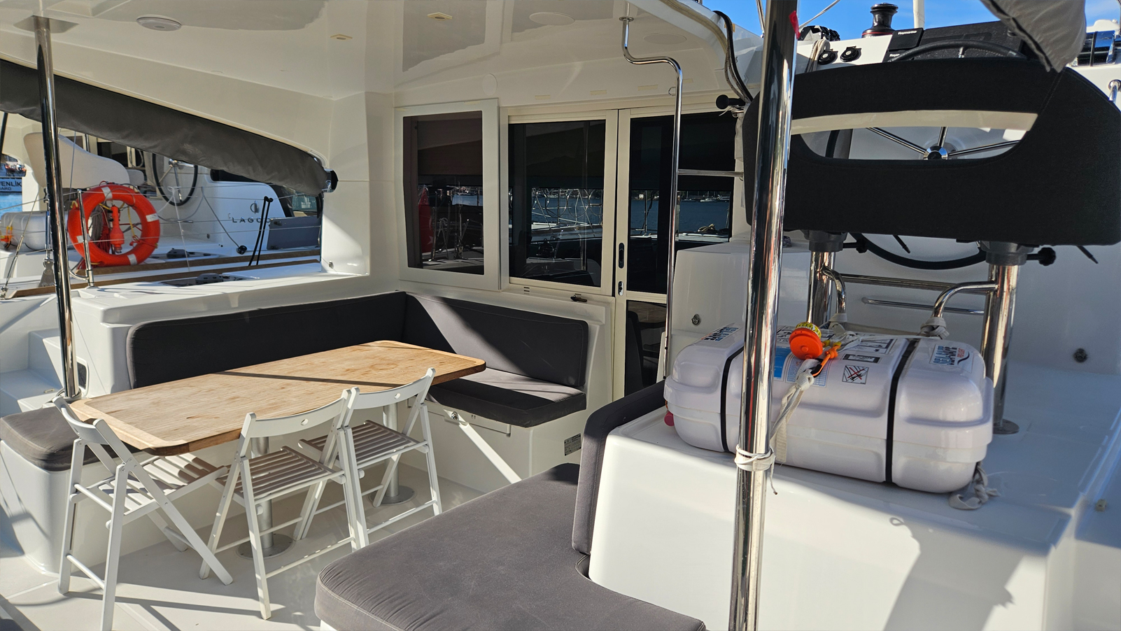 Lagoon 40 — photo 17