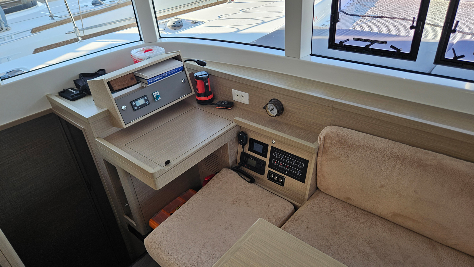 Lagoon 40 — photo 16