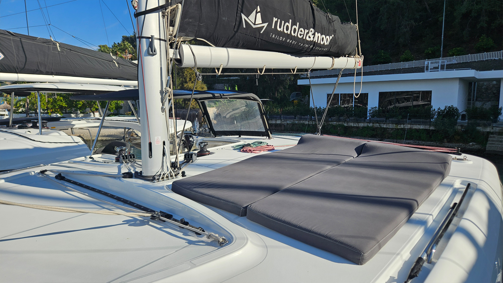 Lagoon 40 — photo 12