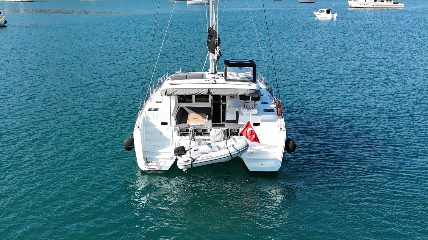 Lagoon 40 — photo 11