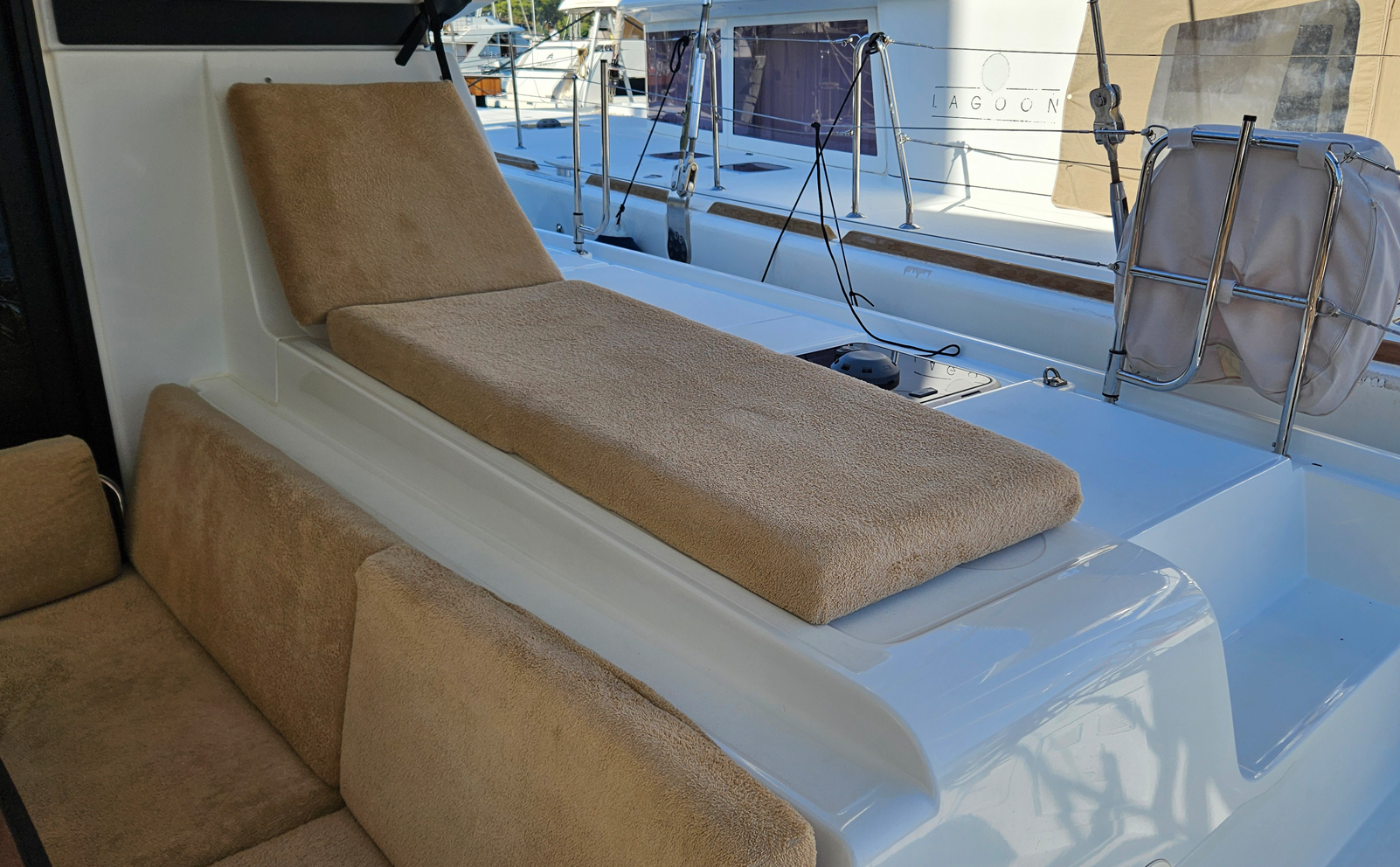 Lagoon 42 — photo 8