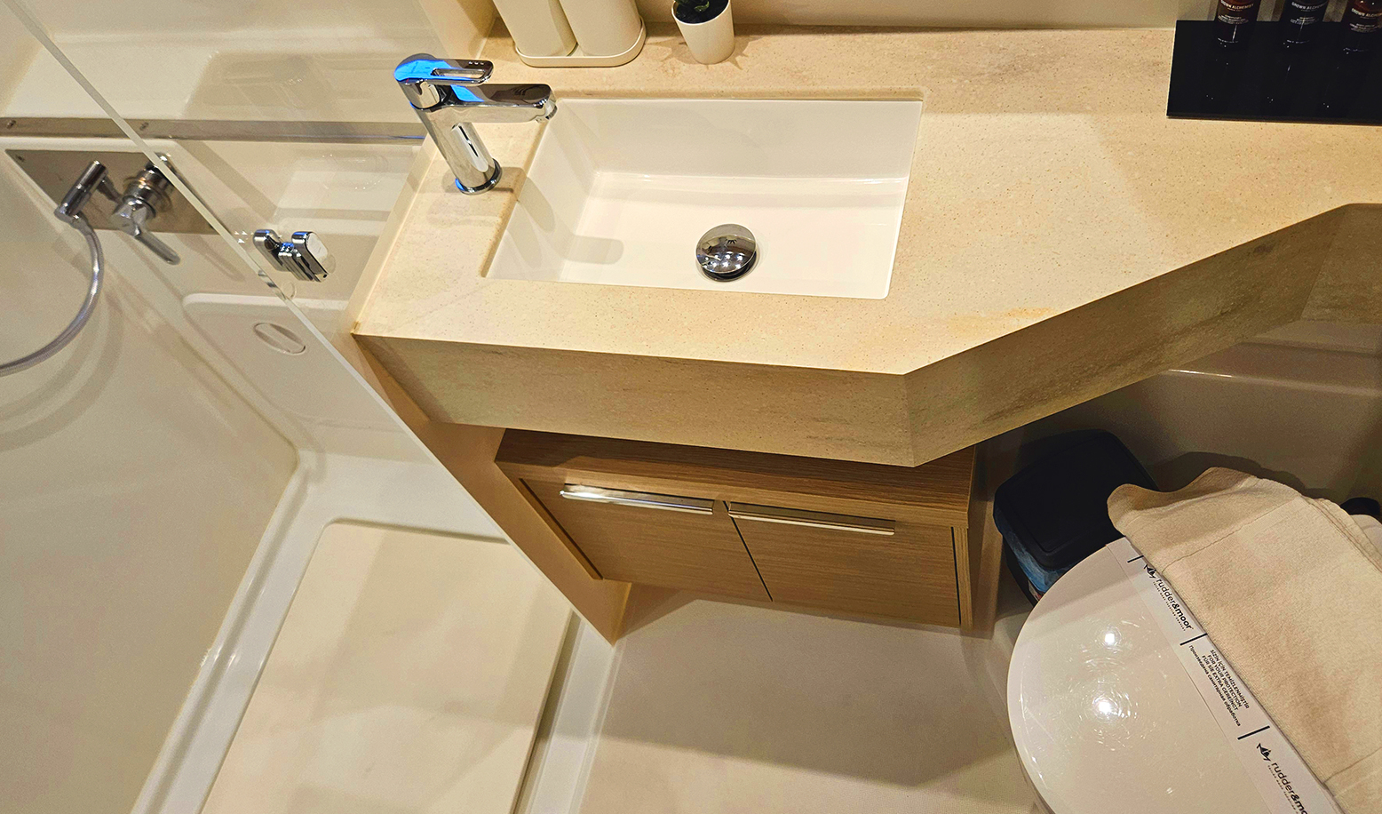 Lagoon 46 — photo 12