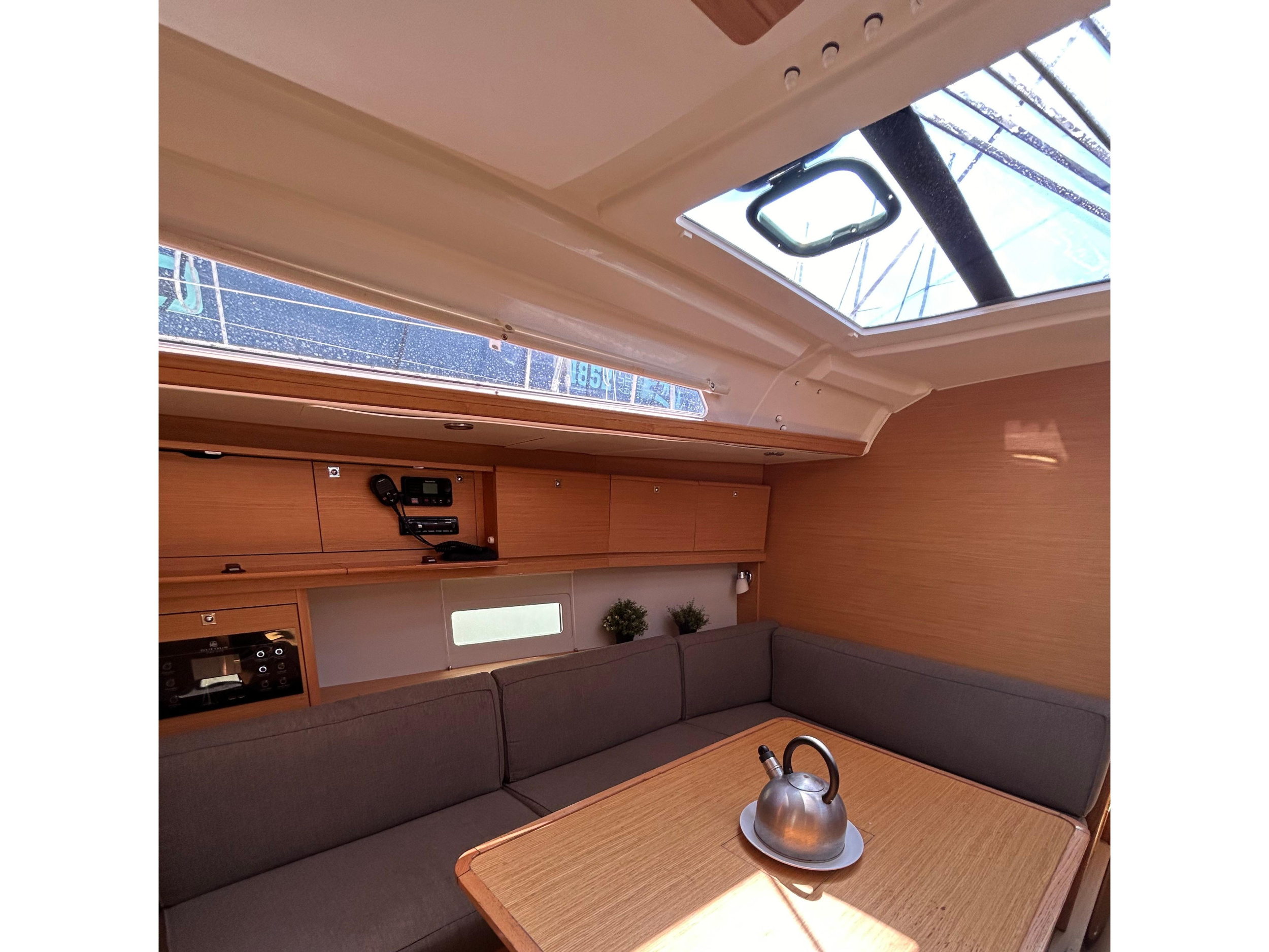Dufour 430 Grand Large — photo 24