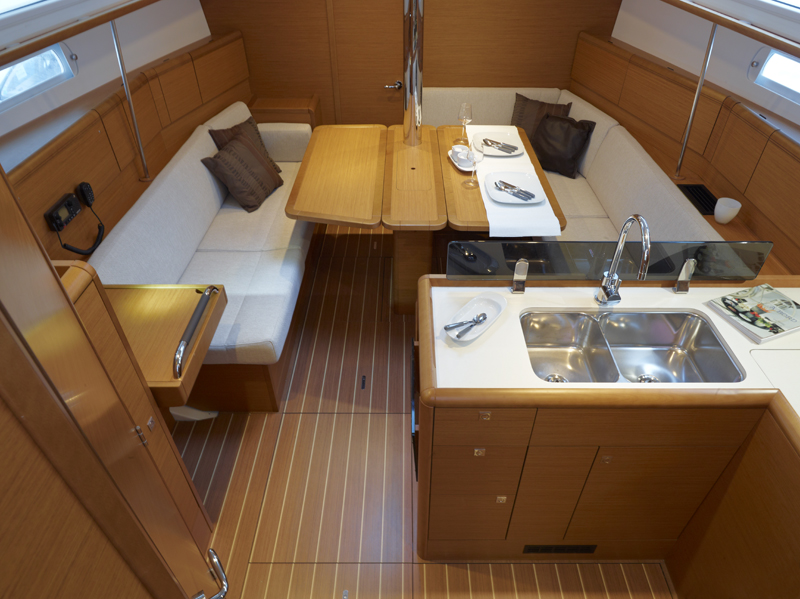 Sun Odyssey 379 — photo 3