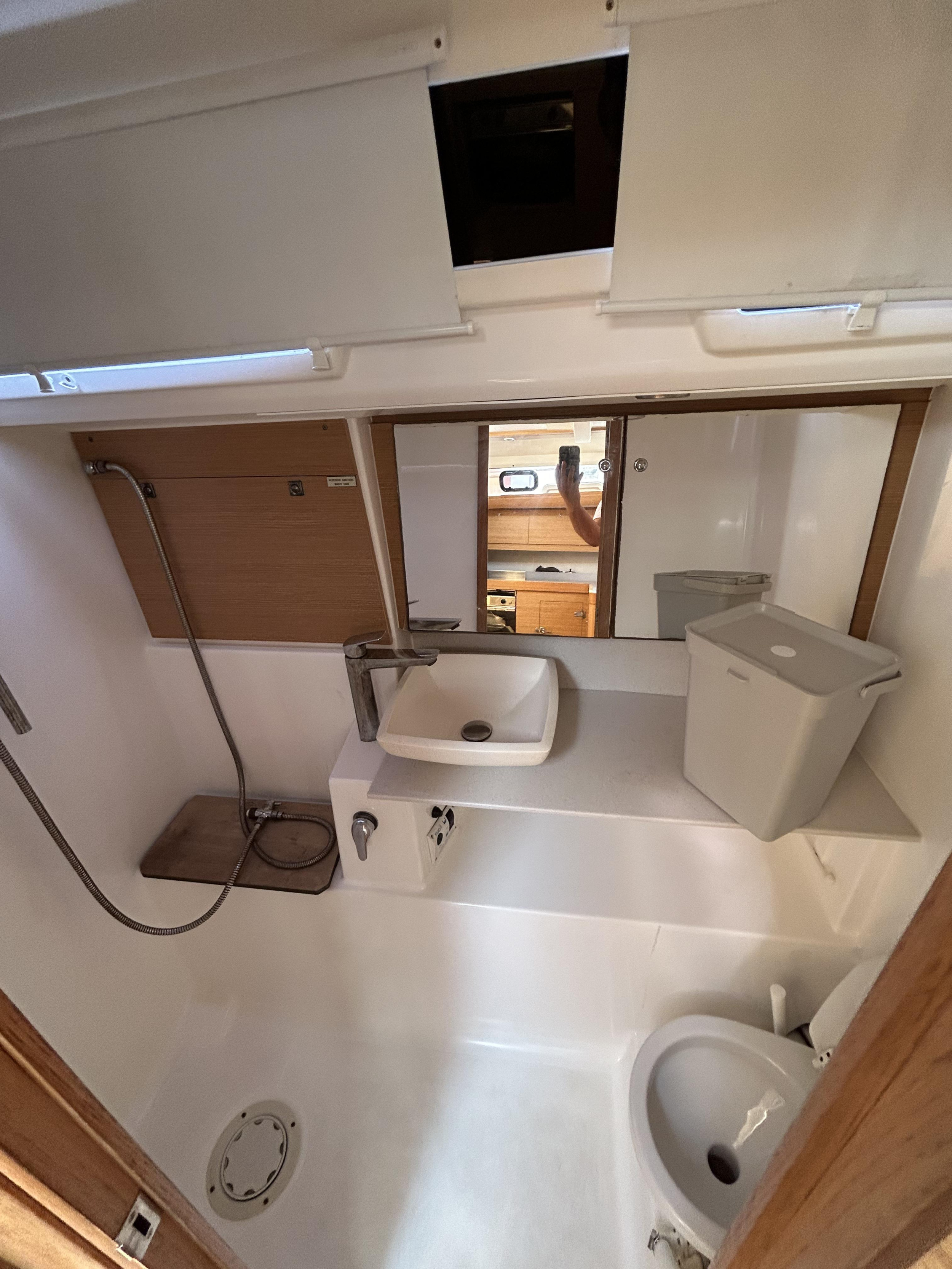 Dufour 412 Grand large[G] — photo 9