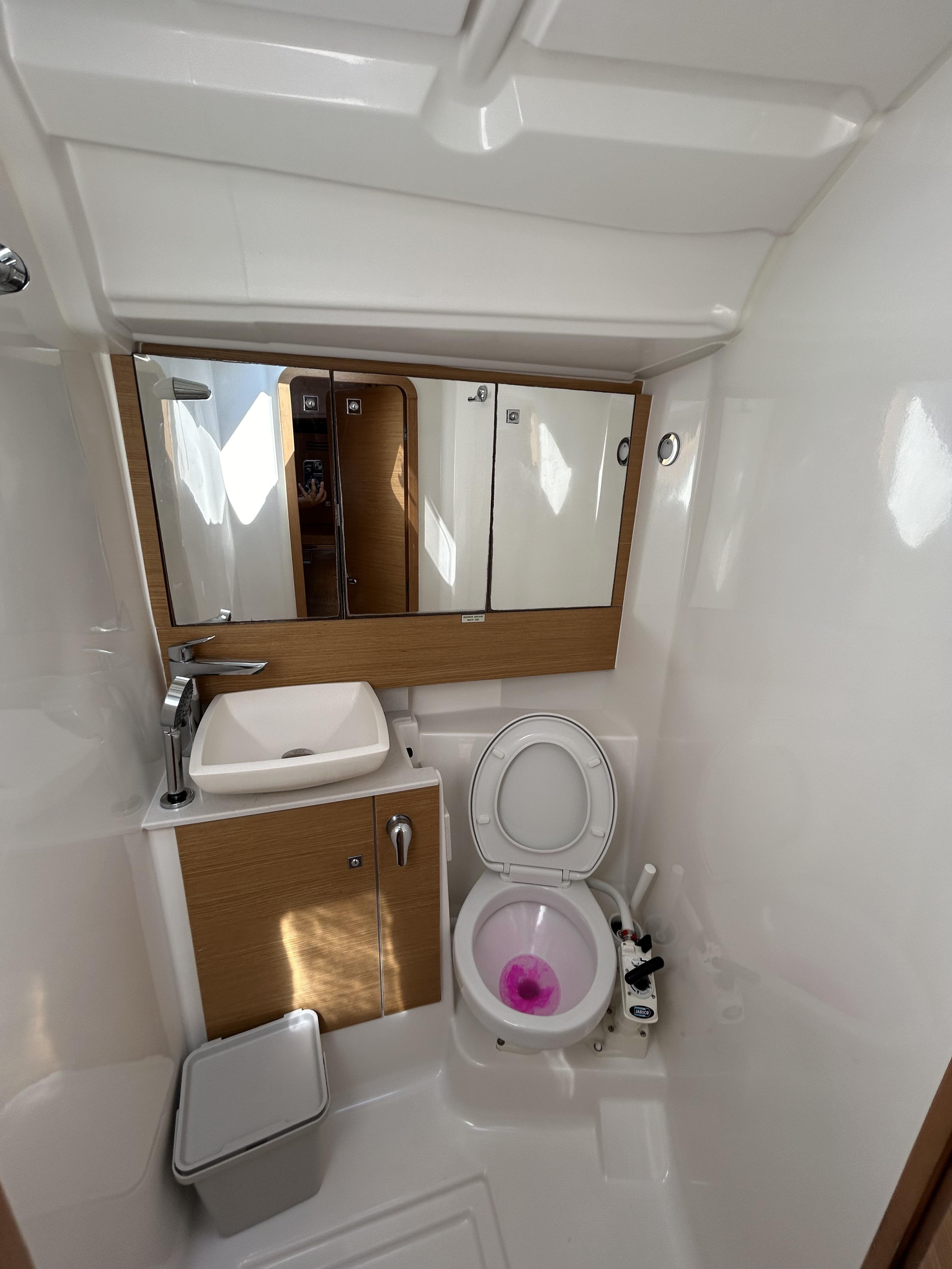 Dufour 430 Grand Large — photo 47