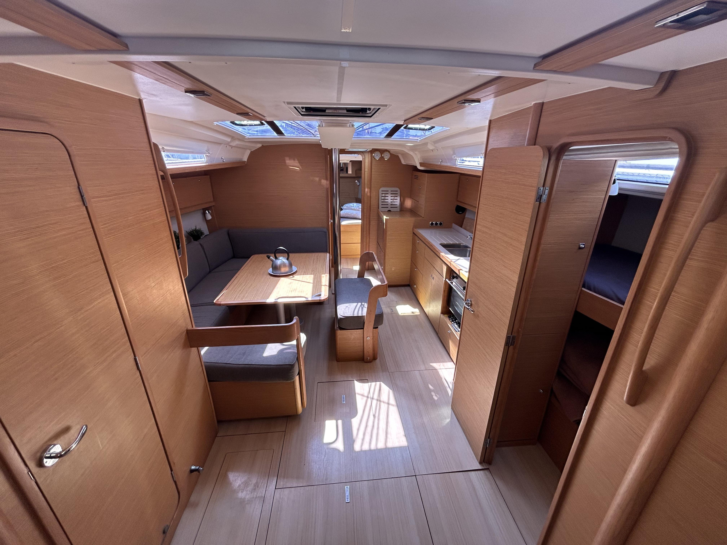 Dufour 430 Grand Large — photo 22